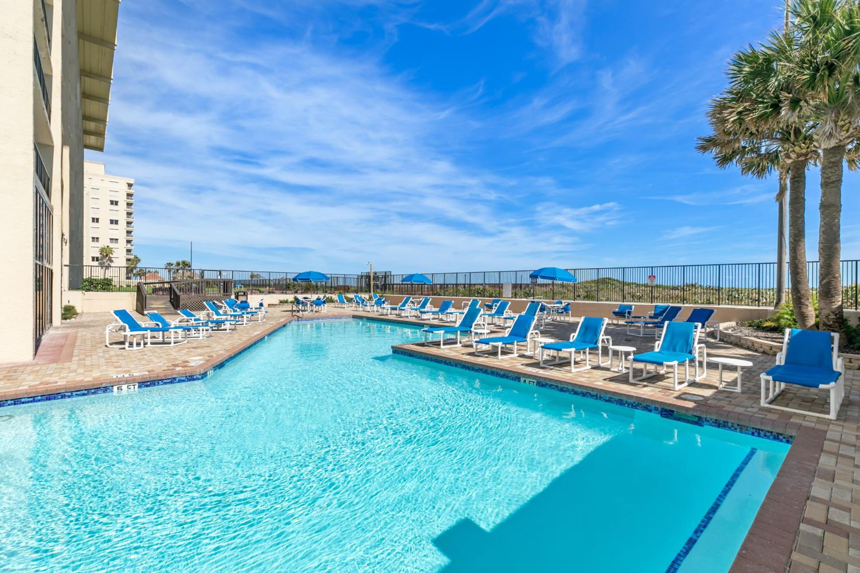 Walkable, All-Suite 3BR Suntide III - Unit 1003