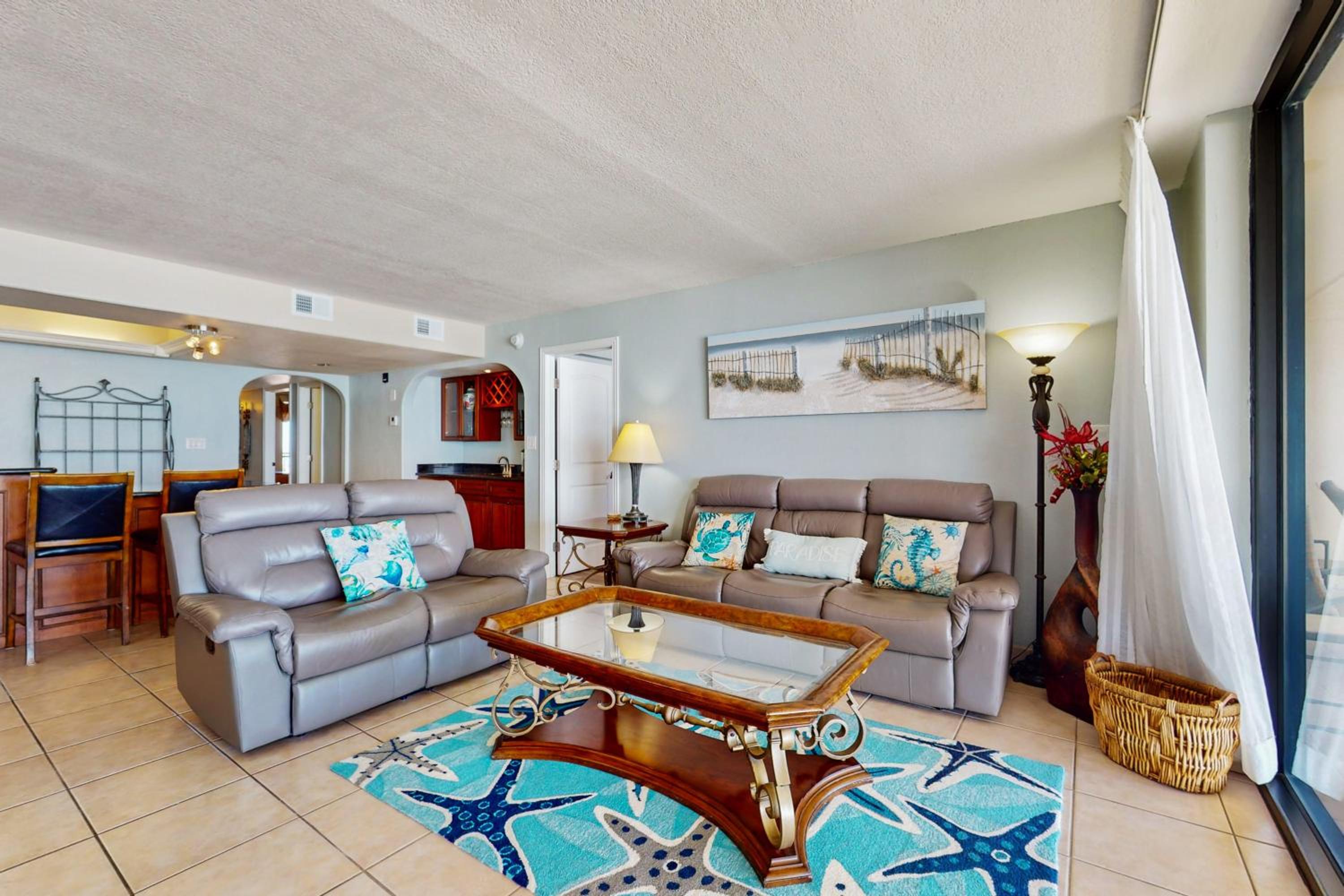 Walkable, All-Suite 3BR Suntide III - Unit 1003