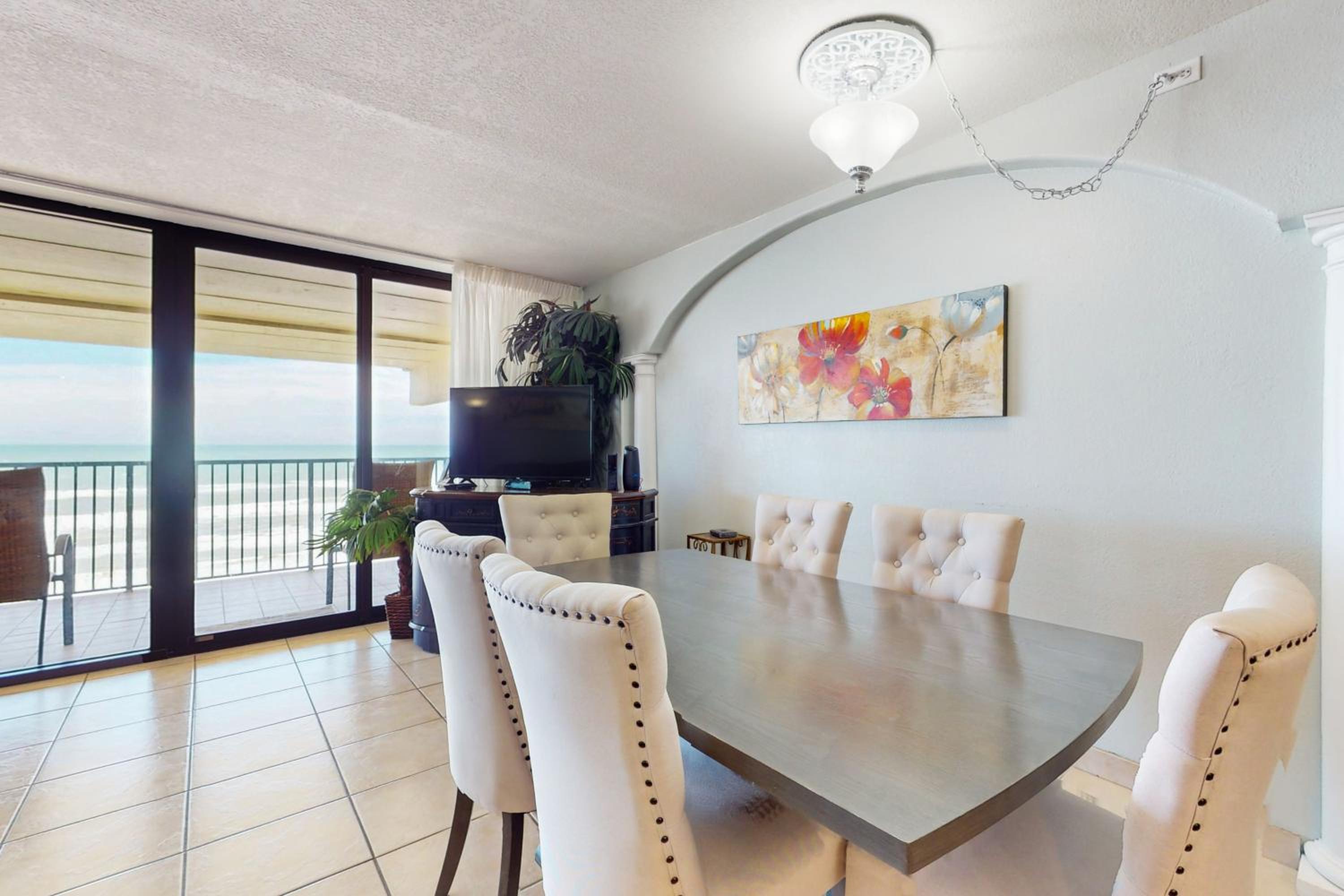 Walkable, All-Suite 3BR Suntide III - Unit 1003