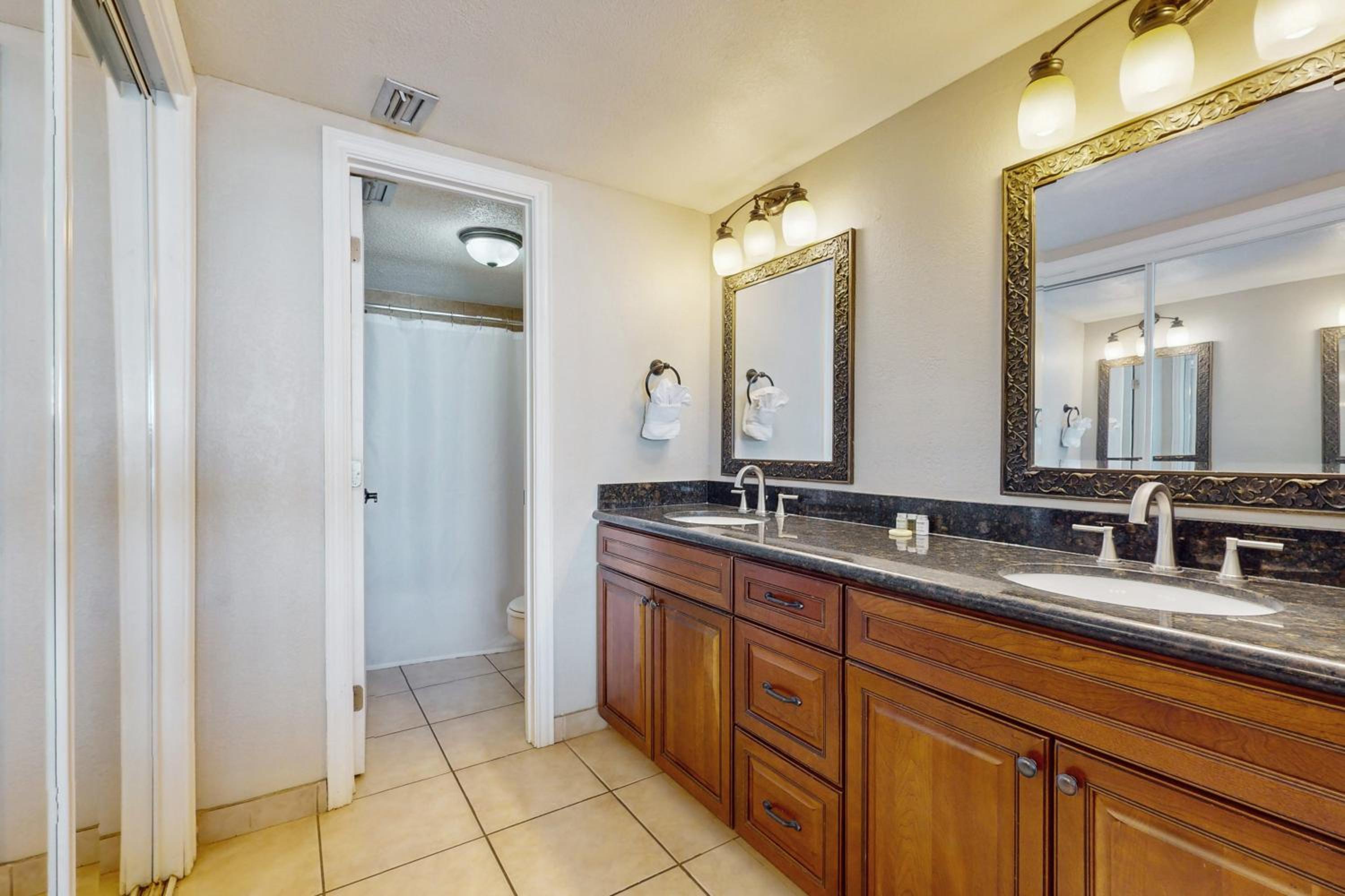 Walkable, All-Suite 3BR Suntide III - Unit 1003