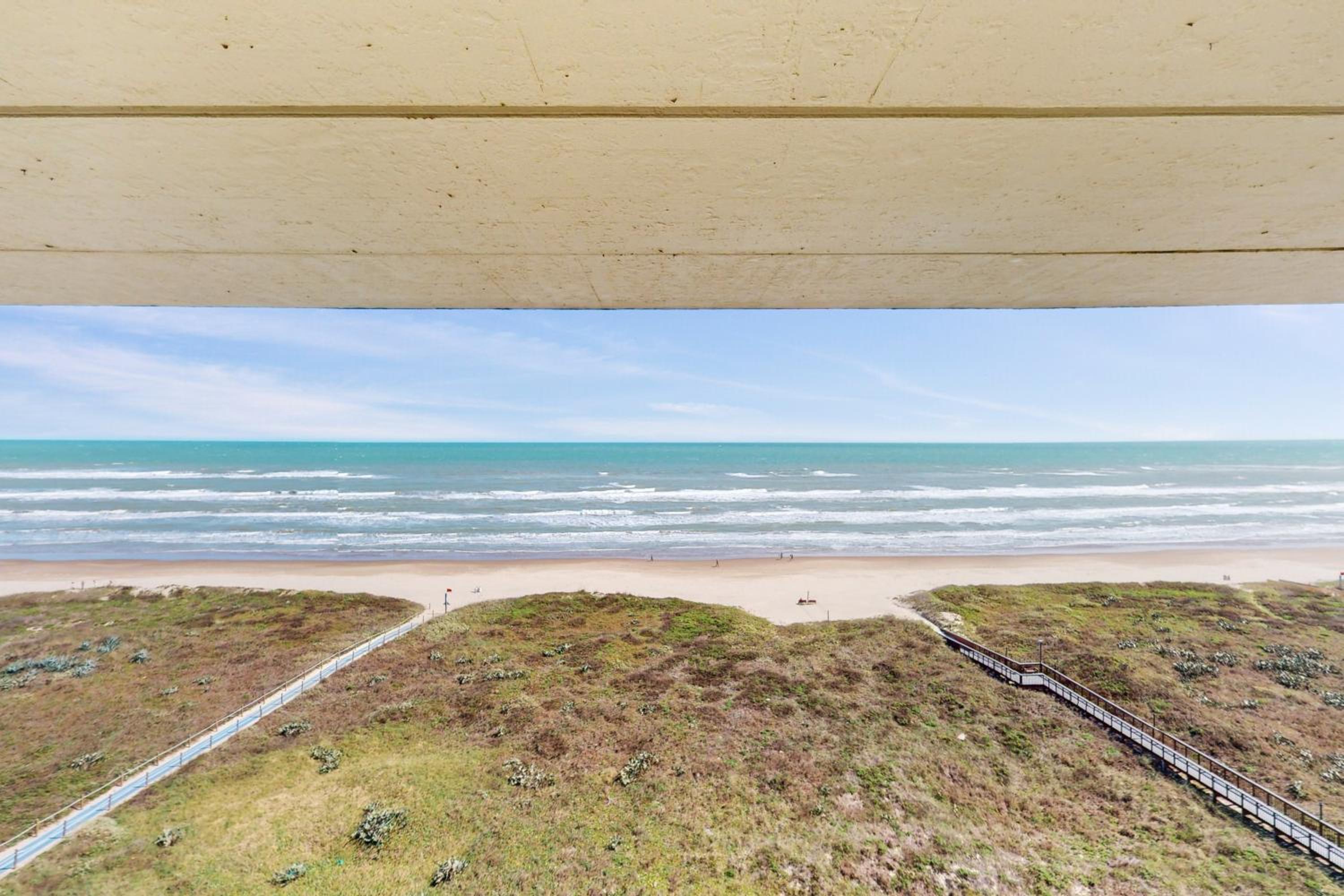 Walkable, All-Suite 3BR Suntide III - Unit 1003