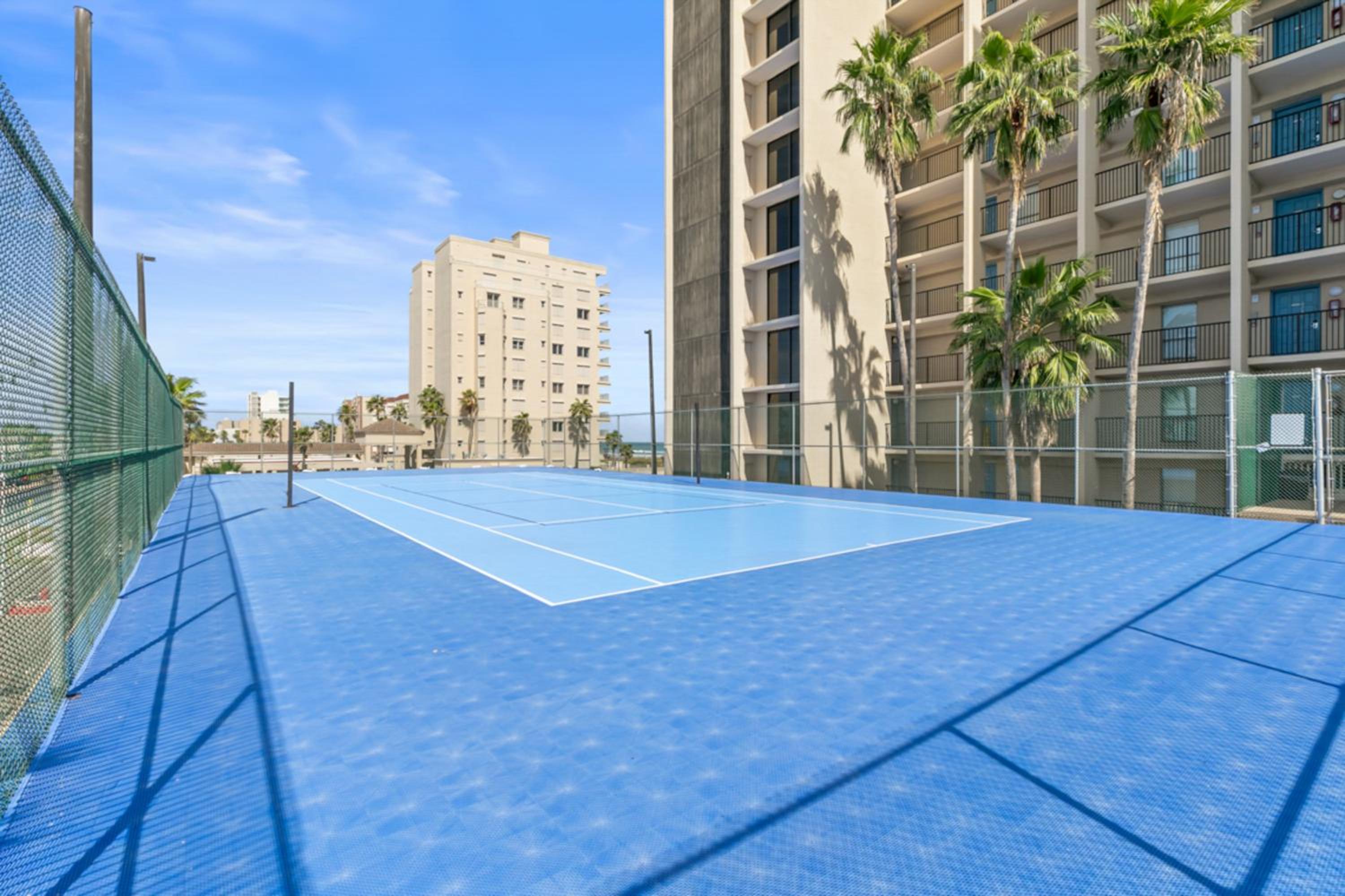Walkable, All-Suite 3BR Suntide III - Unit 1003