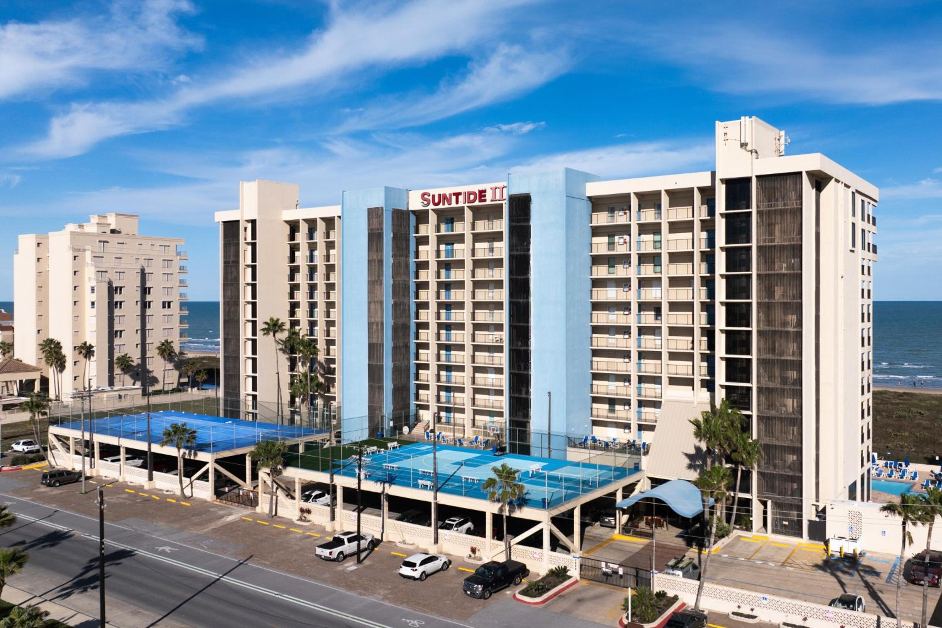 Walkable, All-Suite 3BR Suntide III - Unit 1003