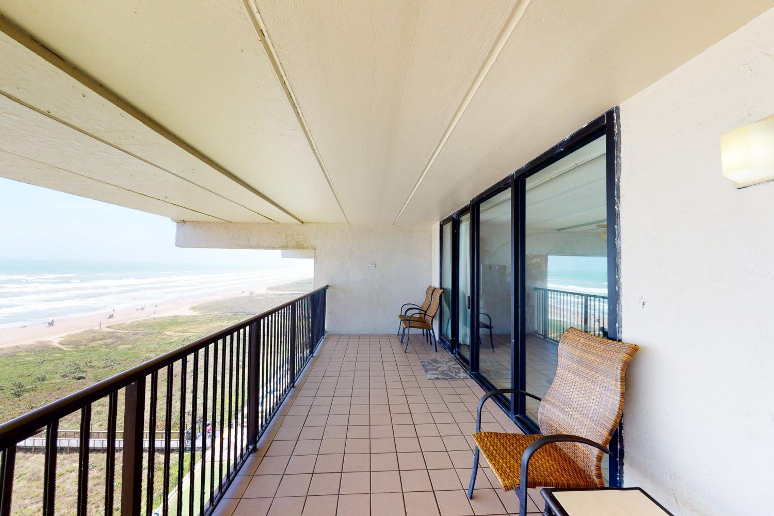 Walkable, All-Suite 3BR Suntide III - Unit 1003