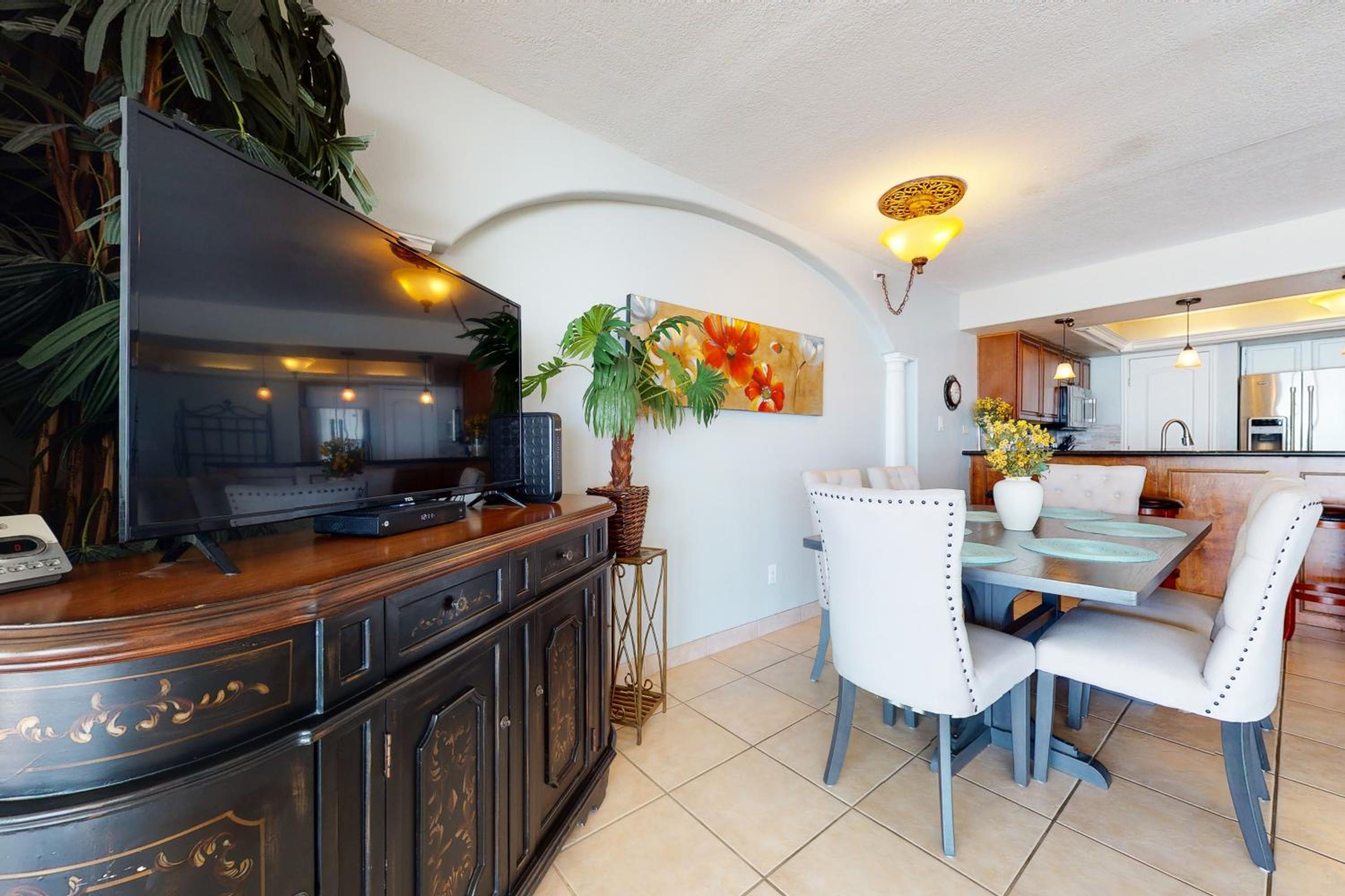 Walkable, All-Suite 3BR Suntide III - Unit 1003