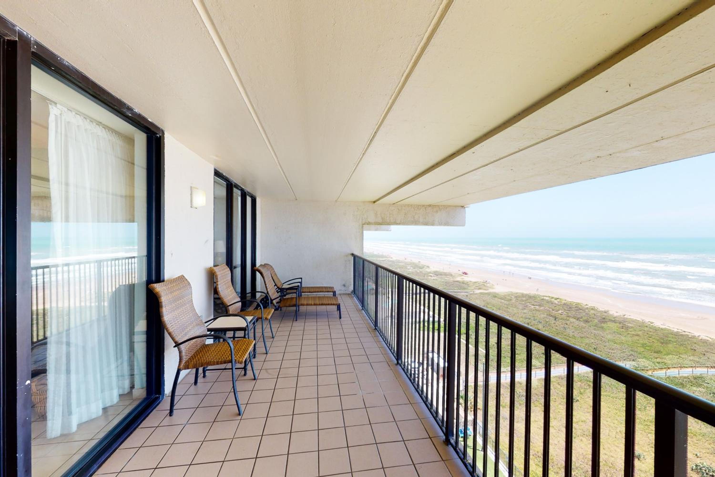 Walkable, All-Suite 3BR Suntide III - Unit 1003