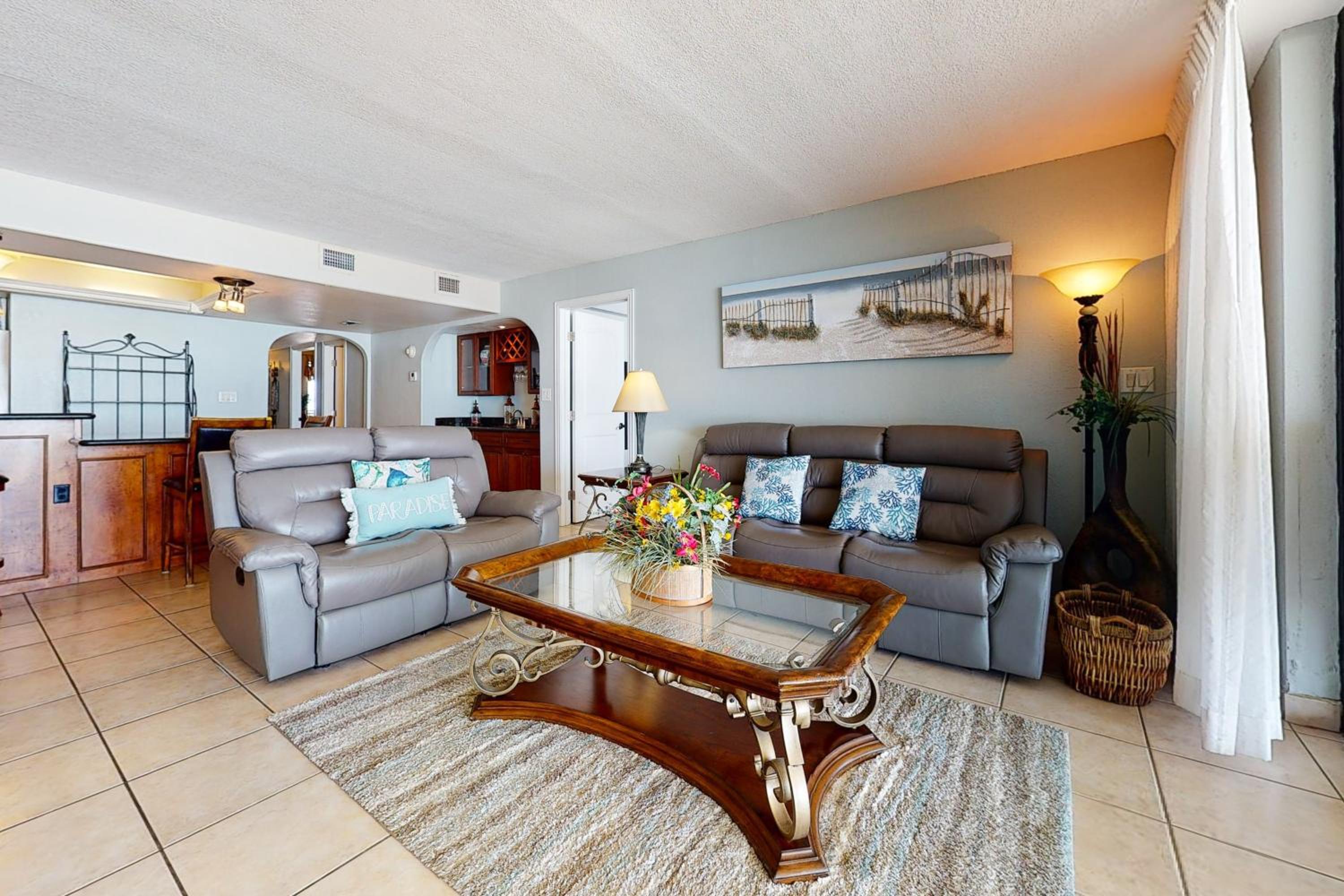 Walkable, All-Suite 3BR Suntide III - Unit 1003