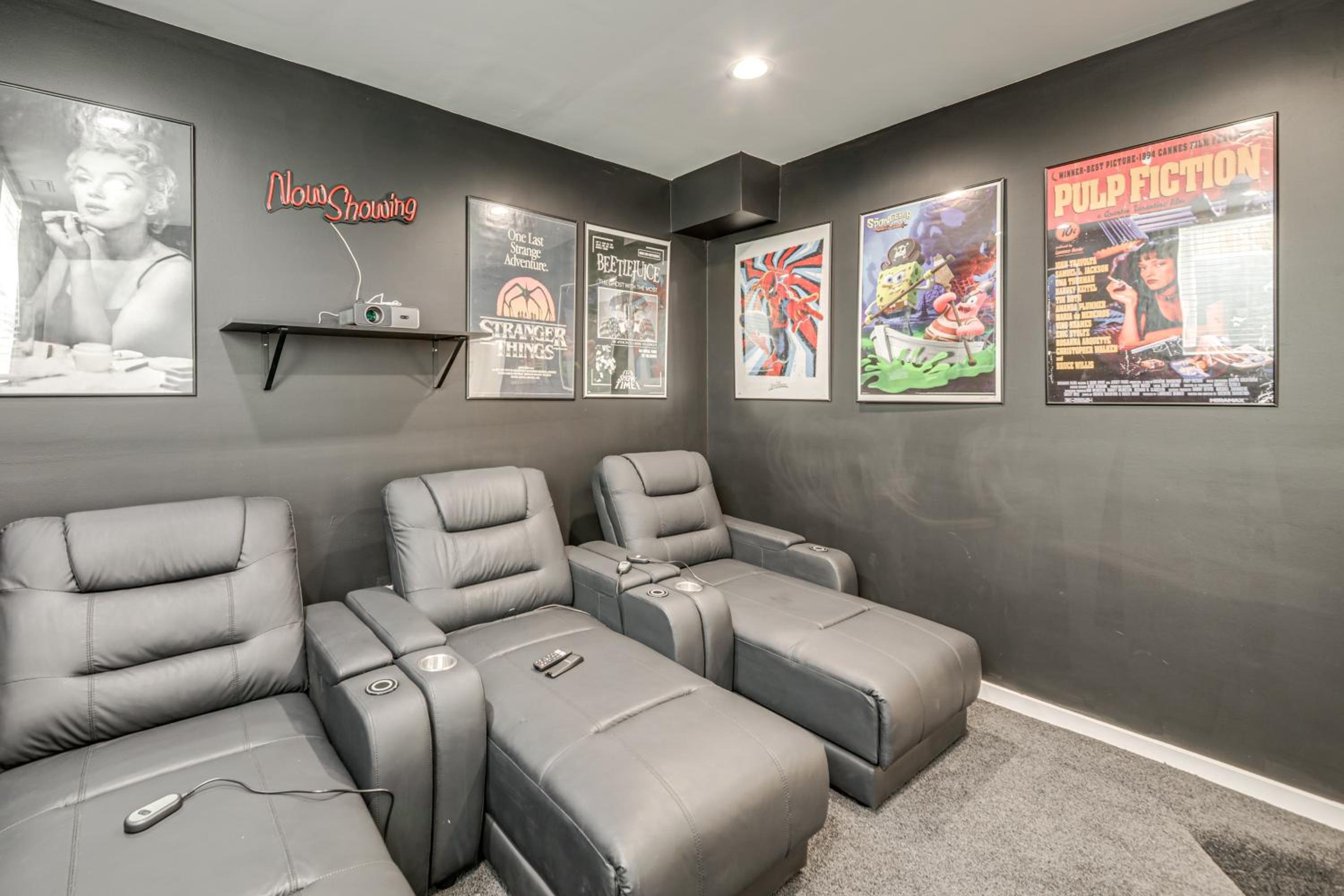 Home Theater and Rooftop Deck! Fountain Sq Stunner