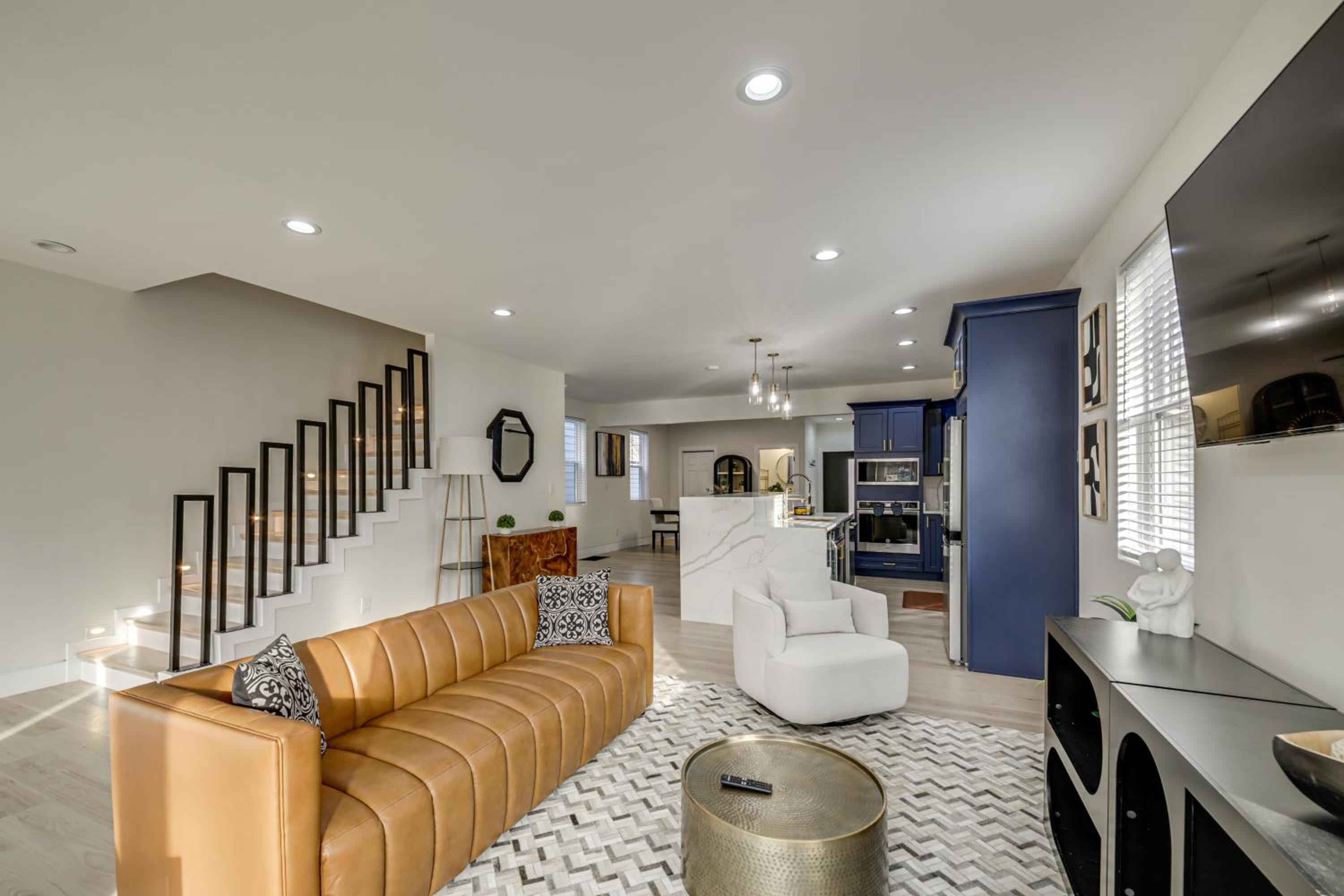 Home Theater and Rooftop Deck! Fountain Sq Stunner