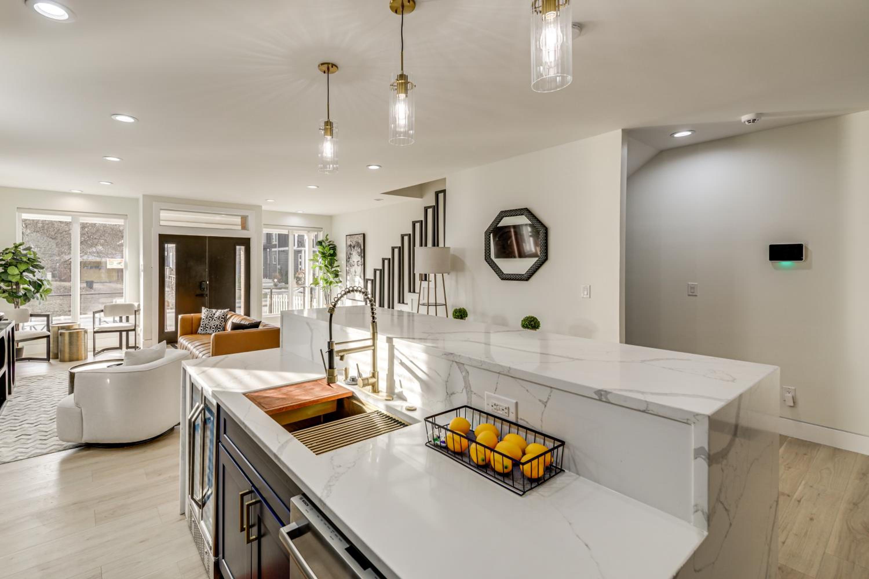 Home Theater and Rooftop Deck! Fountain Sq Stunner