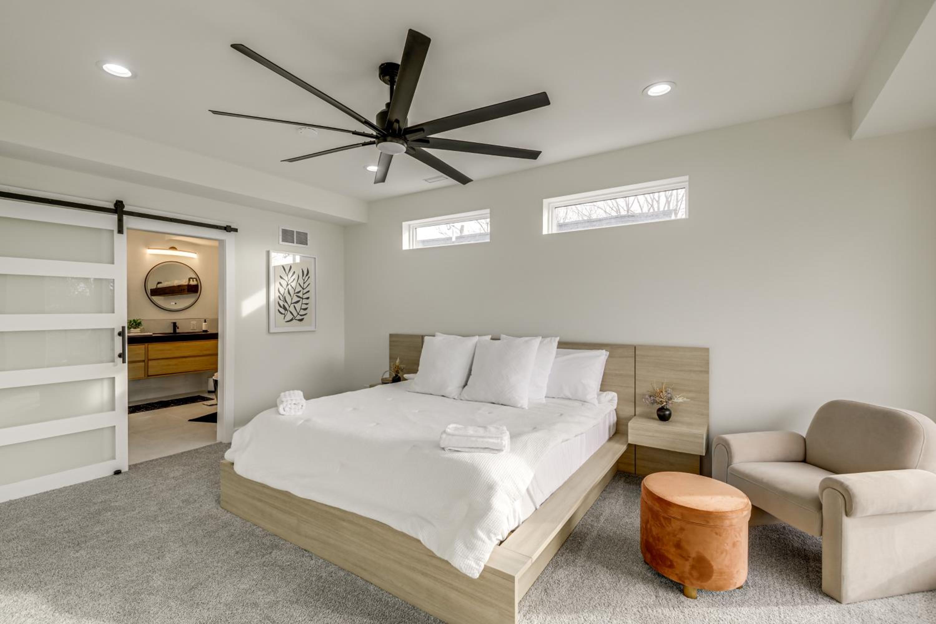 Home Theater and Rooftop Deck! Fountain Sq Stunner