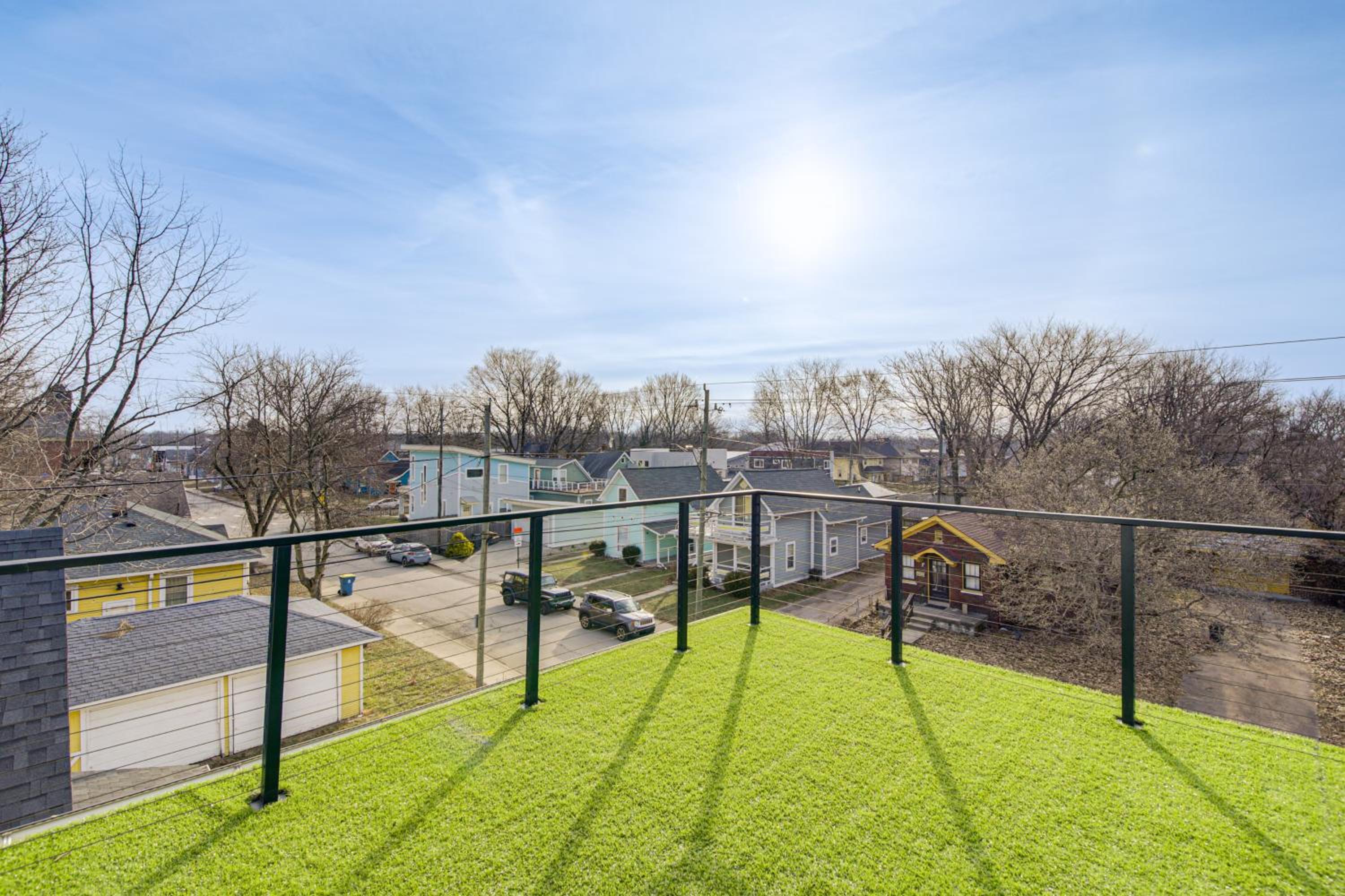 Home Theater and Rooftop Deck! Fountain Sq Stunner