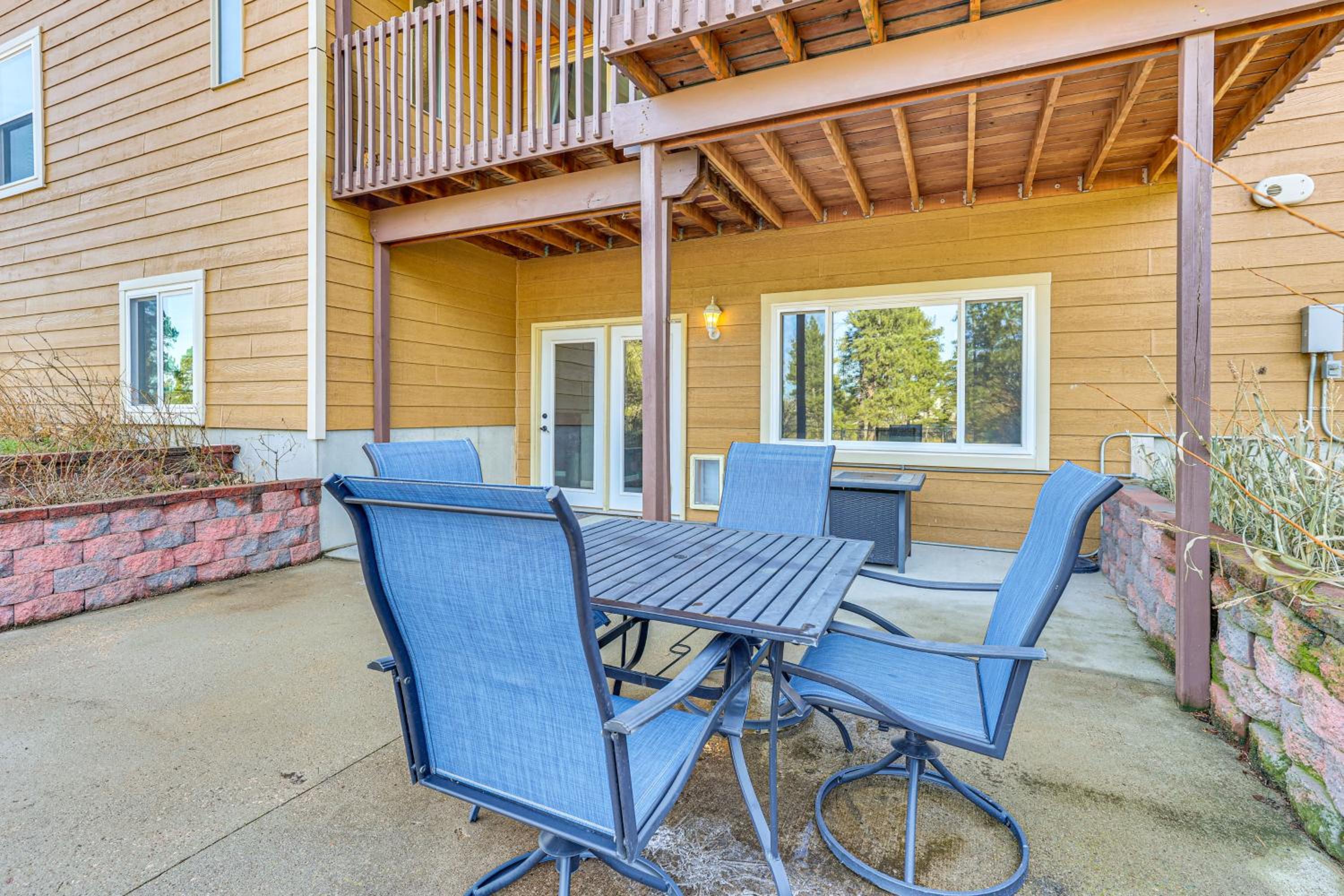 2 Mi to Main St, Sturgis! Spacious Group Getaway