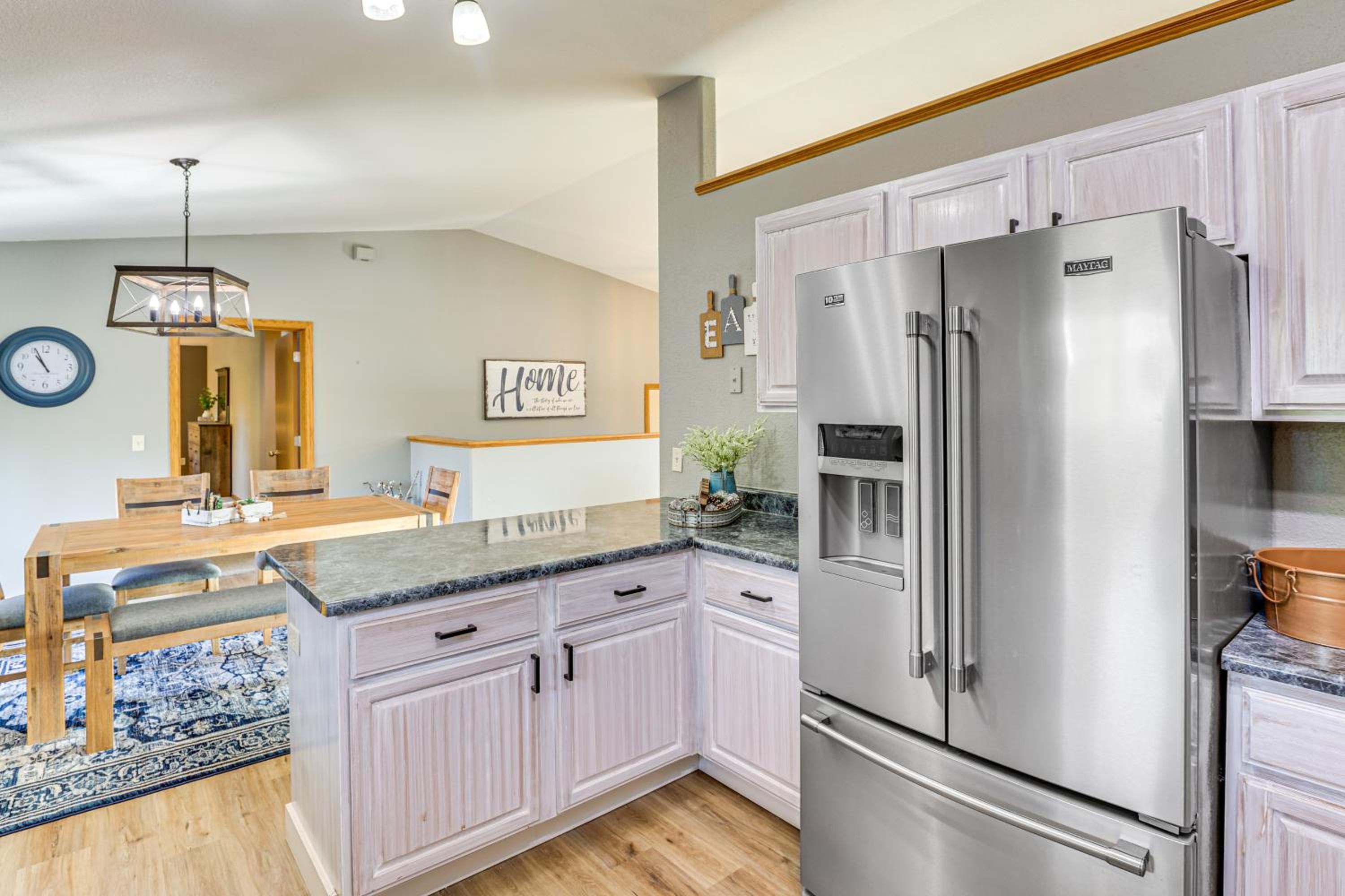 2 Mi to Main St, Sturgis! Spacious Group Getaway