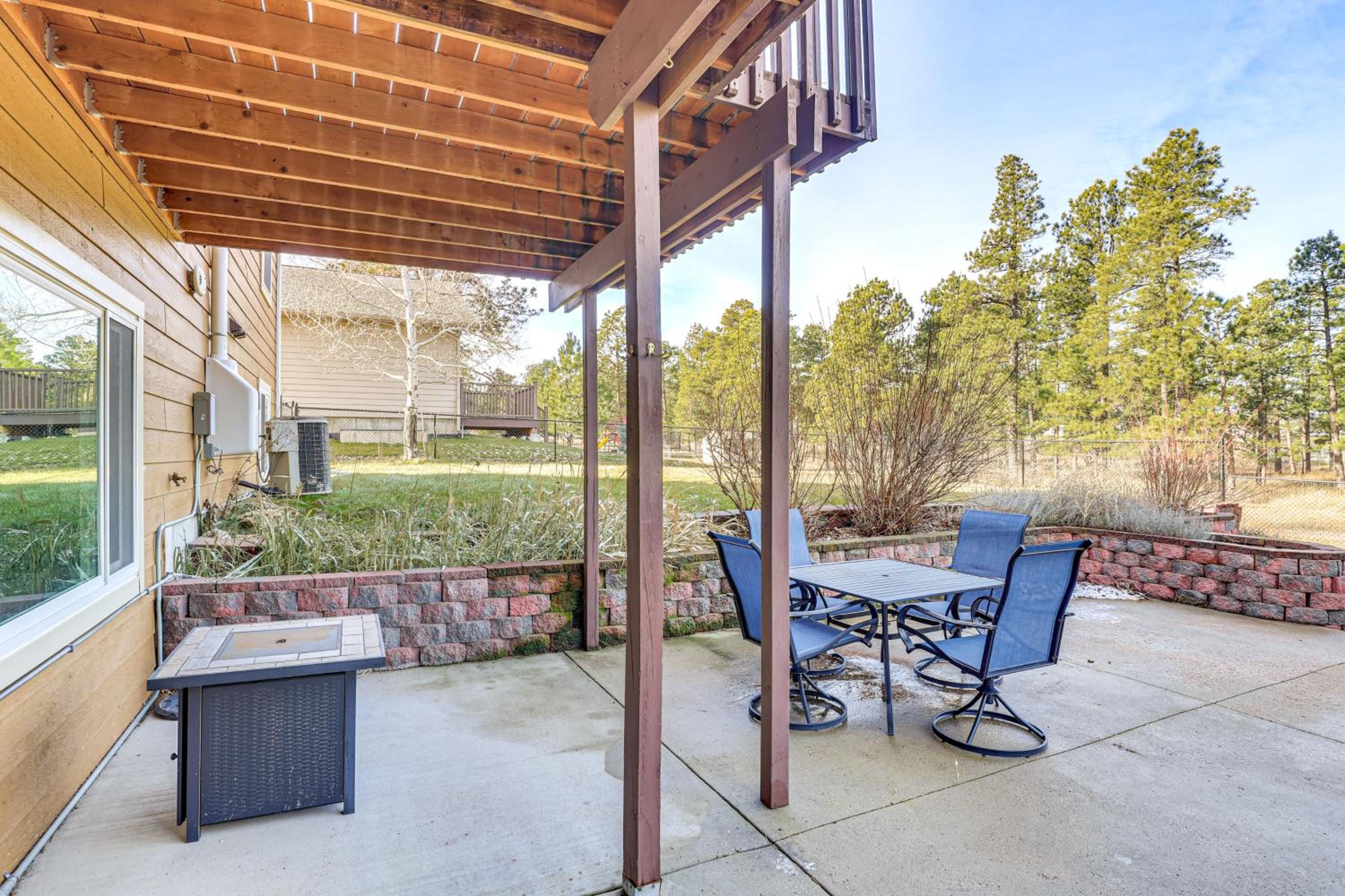 2 Mi to Main St, Sturgis! Spacious Group Getaway