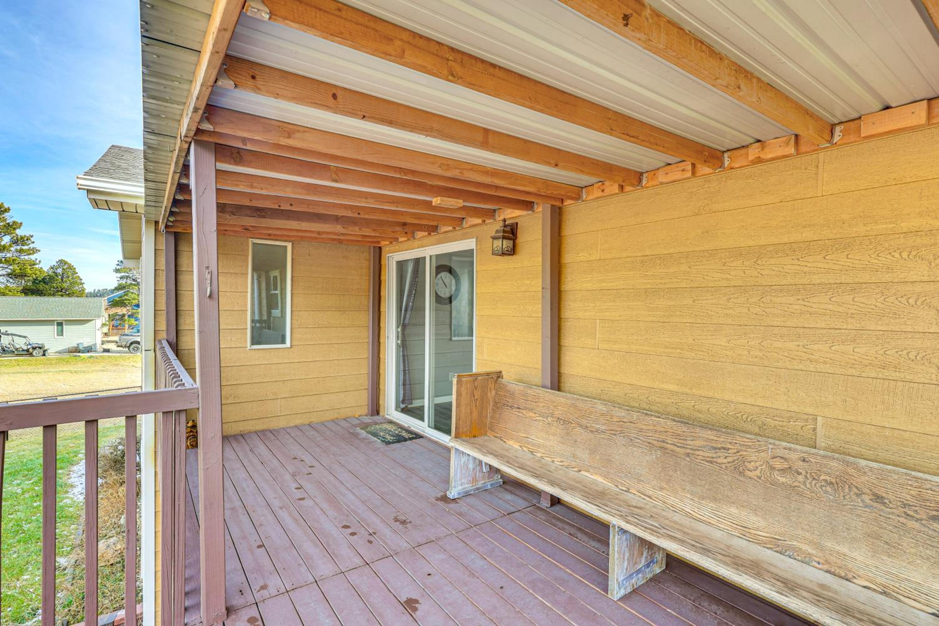 2 Mi to Main St, Sturgis! Spacious Group Getaway