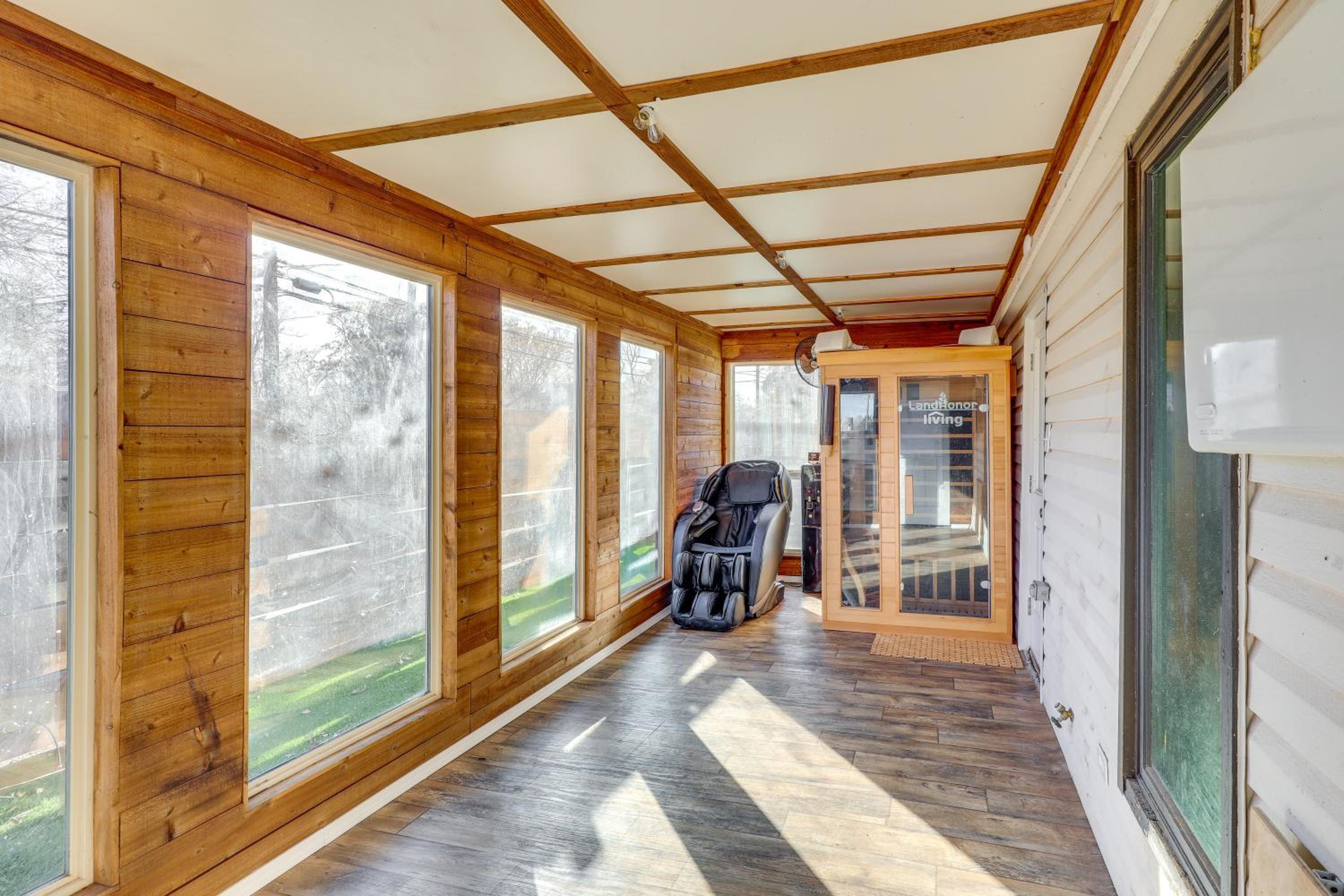 Heated Pool and Sauna Retreat 1 Mi to Texas Tech!