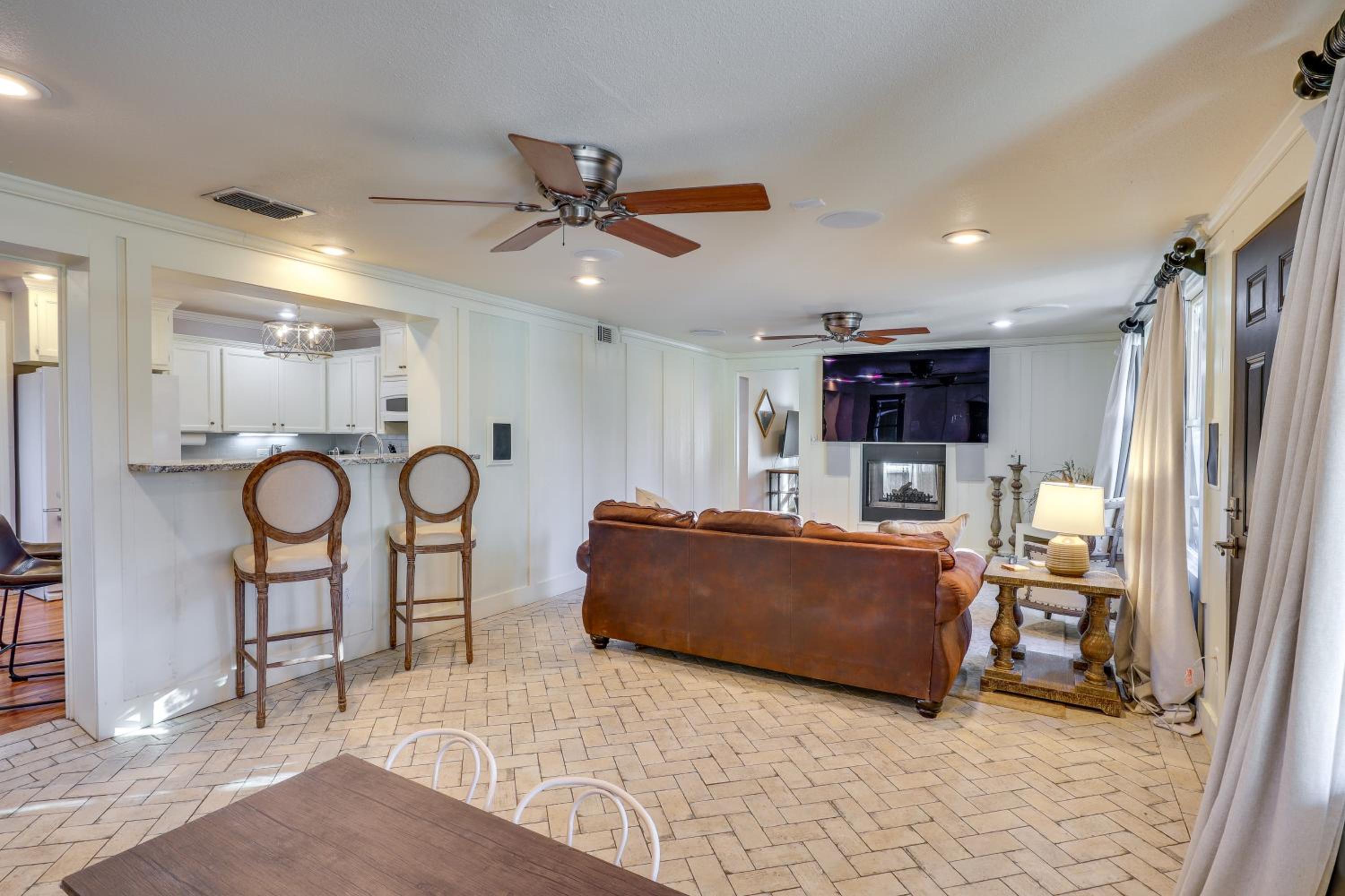 Heated Pool and Sauna Retreat 1 Mi to Texas Tech!