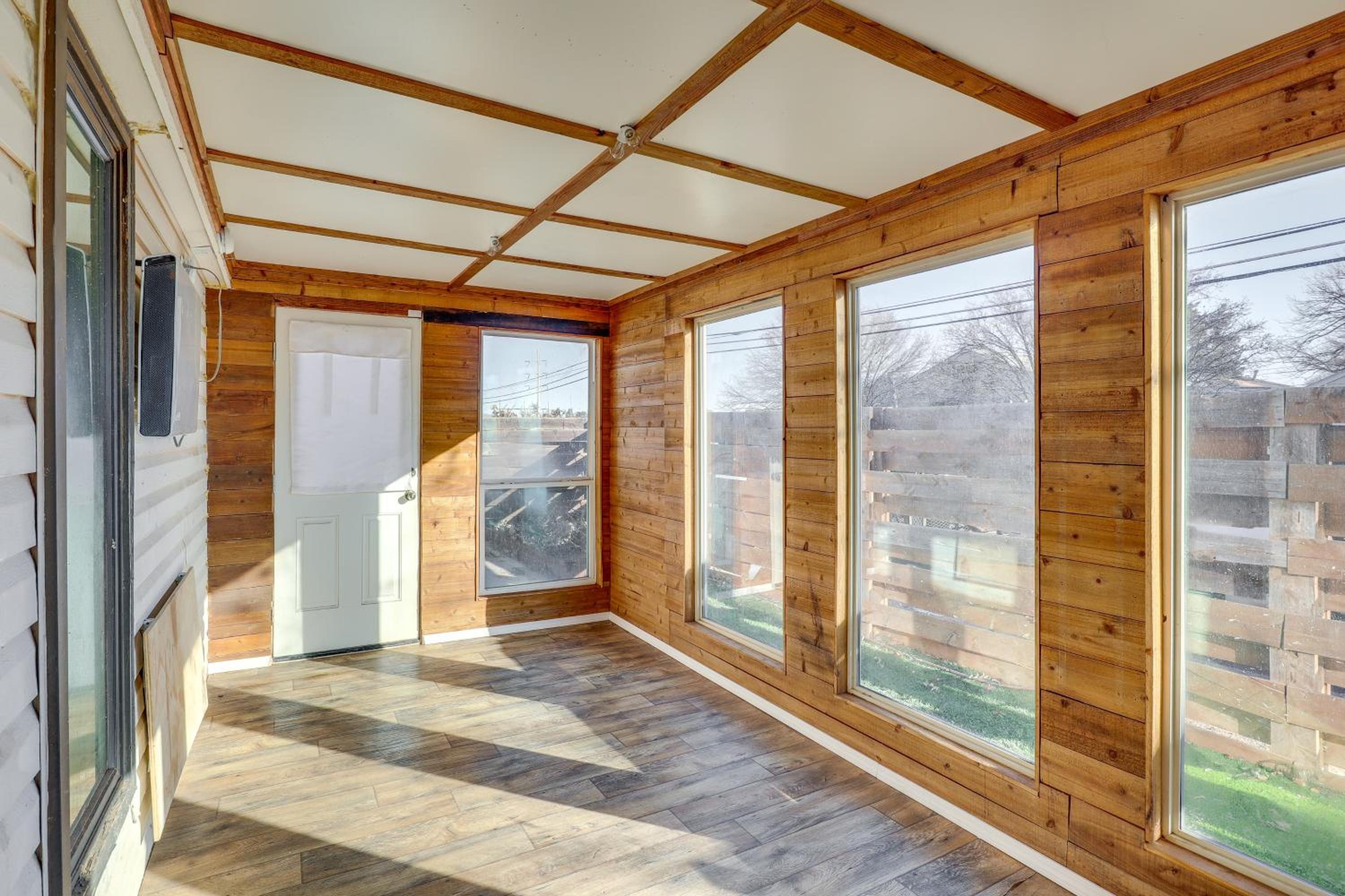 Heated Pool and Sauna Retreat 1 Mi to Texas Tech!