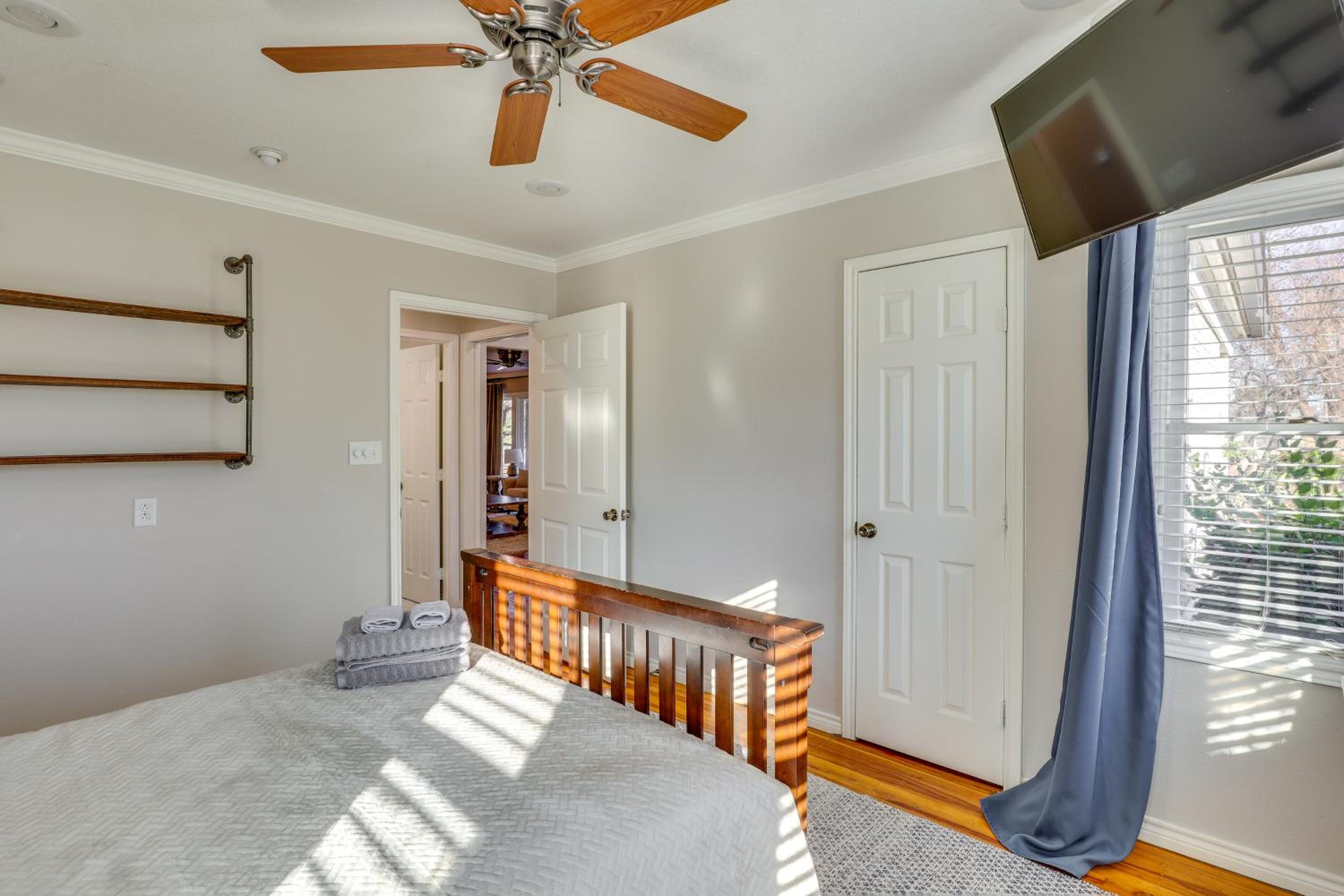 Heated Pool and Sauna Retreat 1 Mi to Texas Tech!