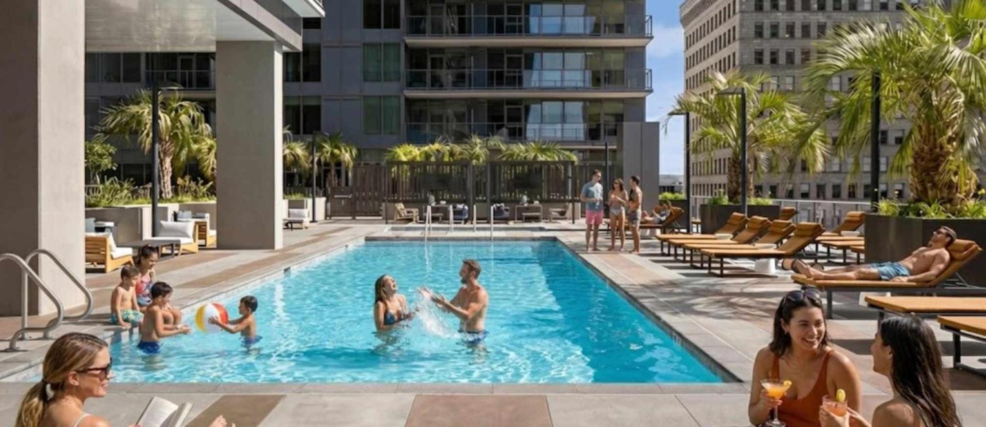 Luxury Penthouse 39th Floor · Ocean & Comic-Con