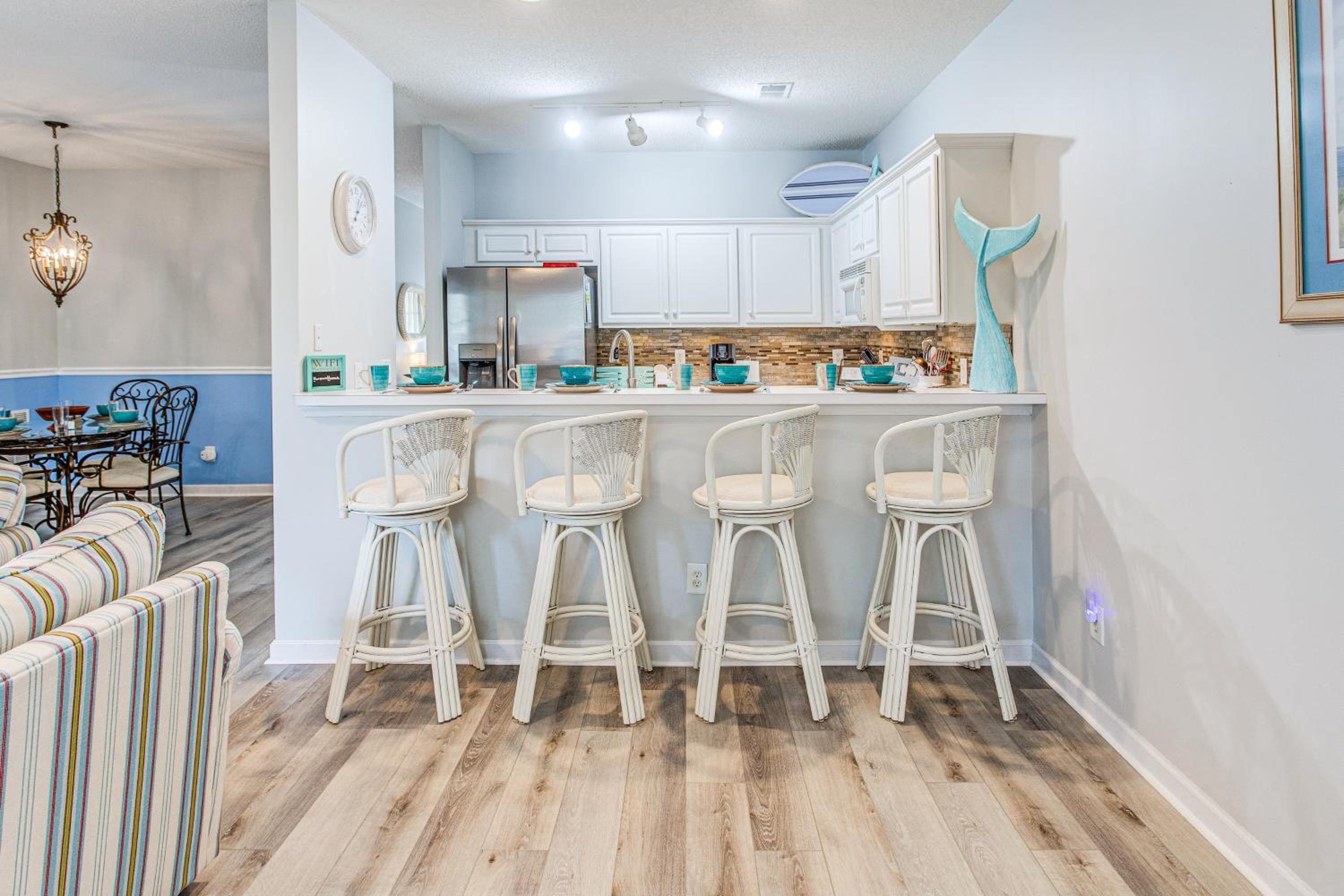 Condo with Pool Access, 1 Mi to Cherry Grove Beach!