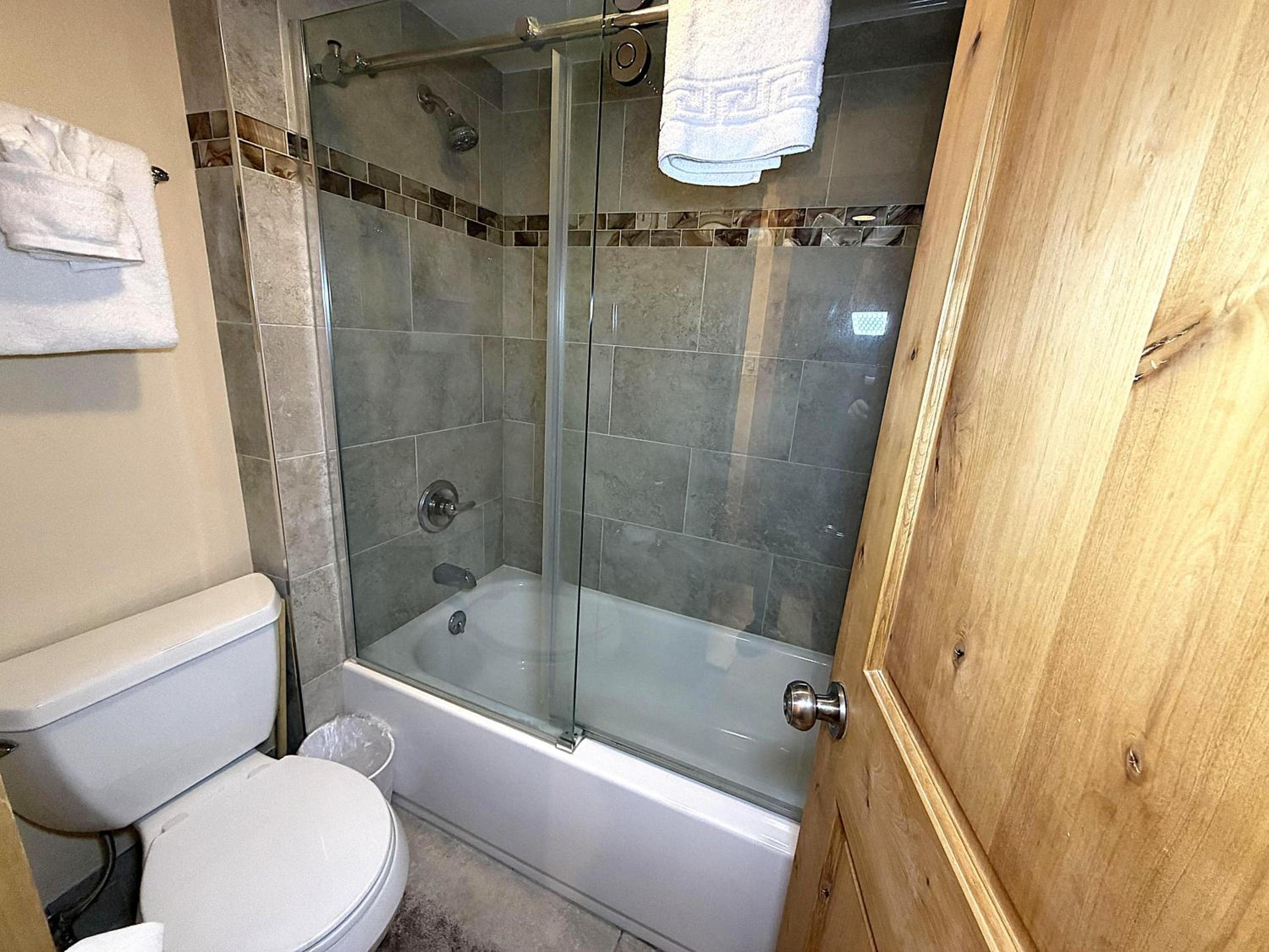 Wild Irishman 2 bed 1 and half bath WIGK