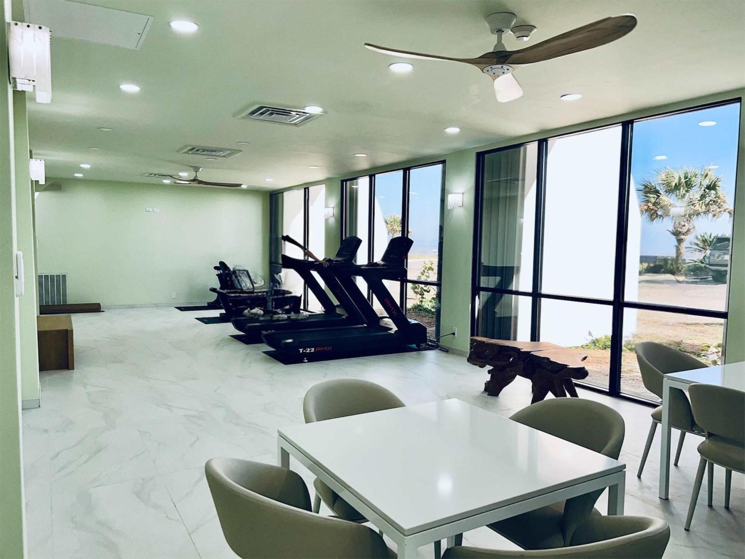 Shoreline Studio Condo for 4