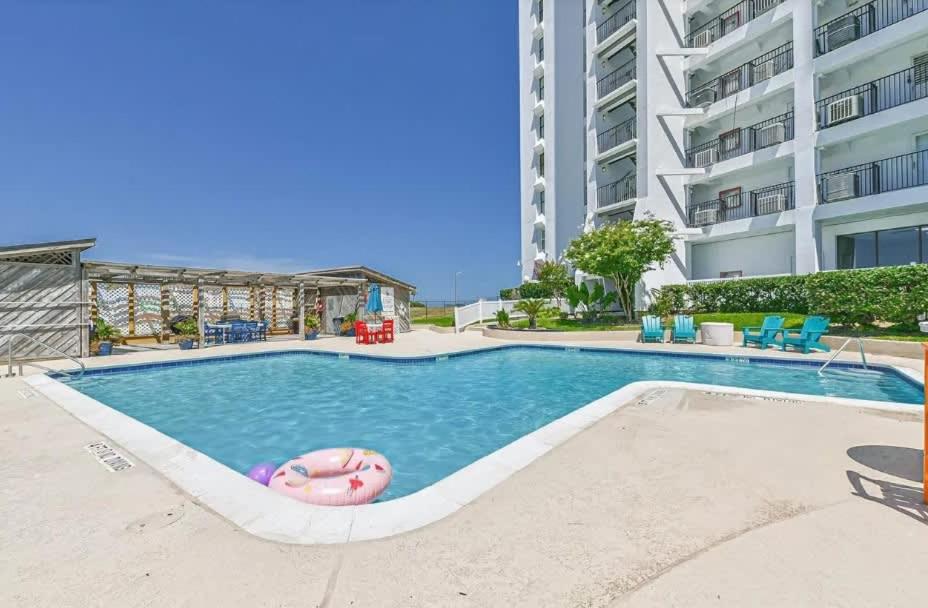Shoreline Studio Condo for 4