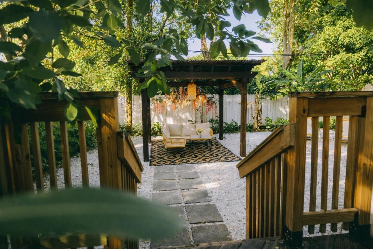 Prime Location Home W BBQ & Free Parking