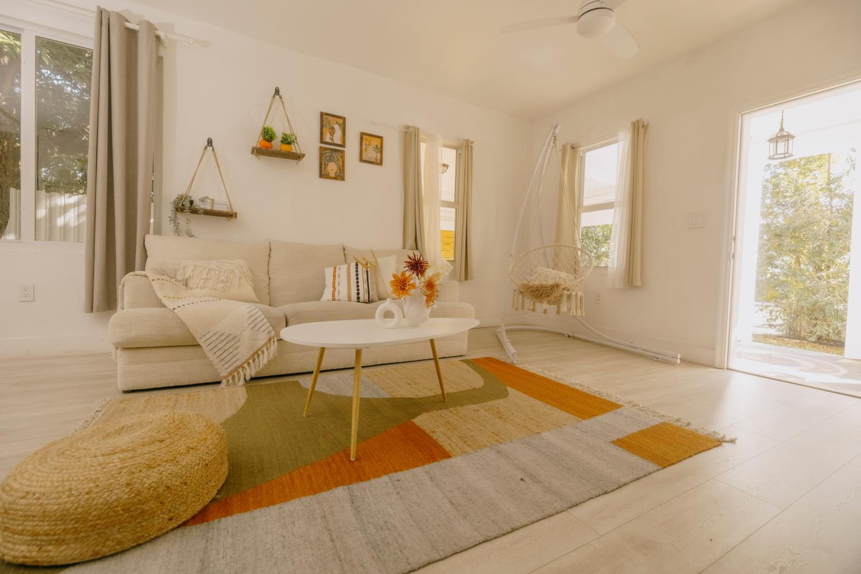 Prime Location Home W BBQ & Free Parking