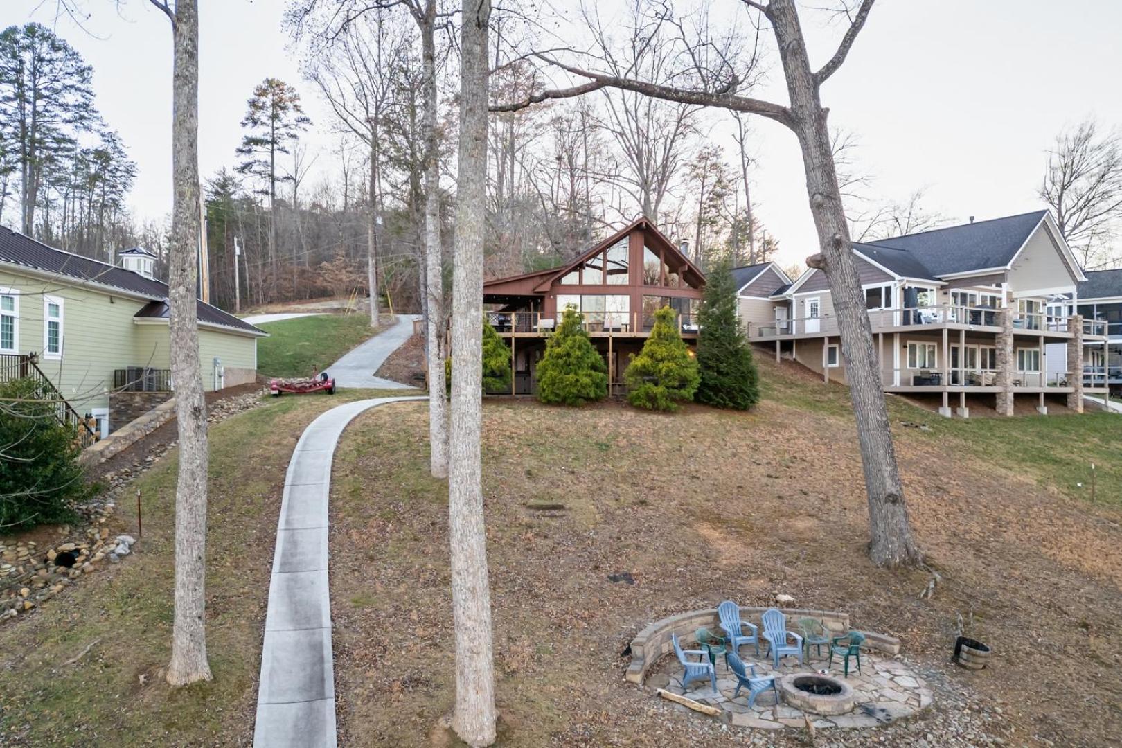 Norris Lake Cabin | Dock + Kayaks + Games