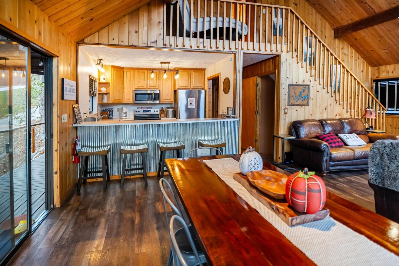 Norris Lake Cabin | Dock + Kayaks + Games