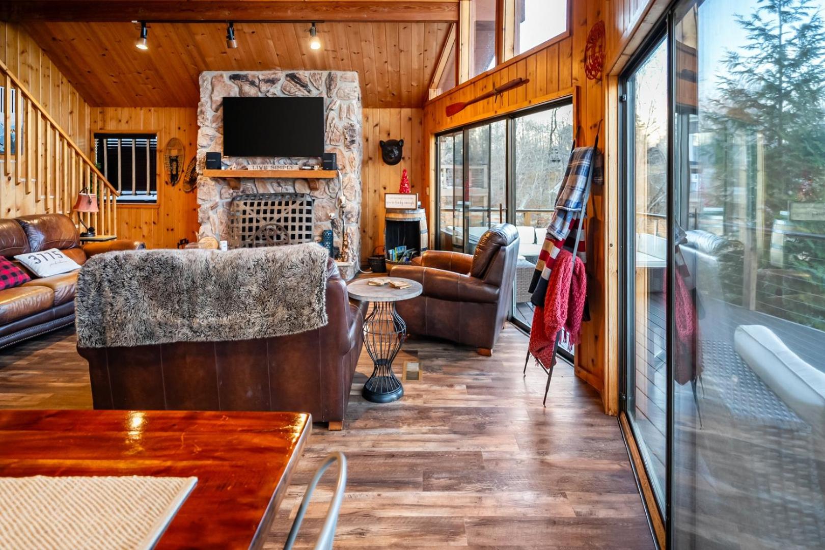 Norris Lake Cabin | Dock + Kayaks + Games