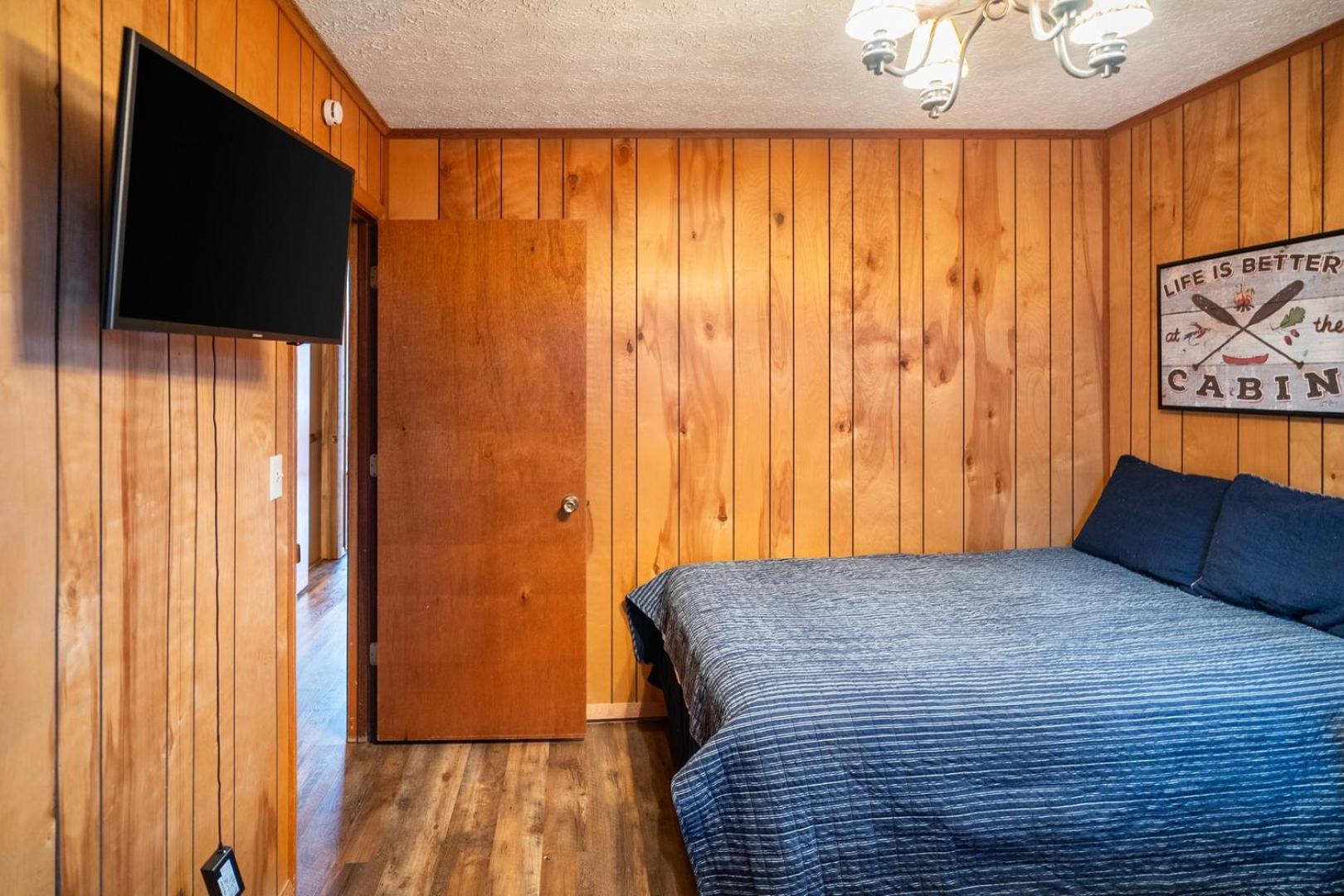 Norris Lake Cabin | Dock + Kayaks + Games