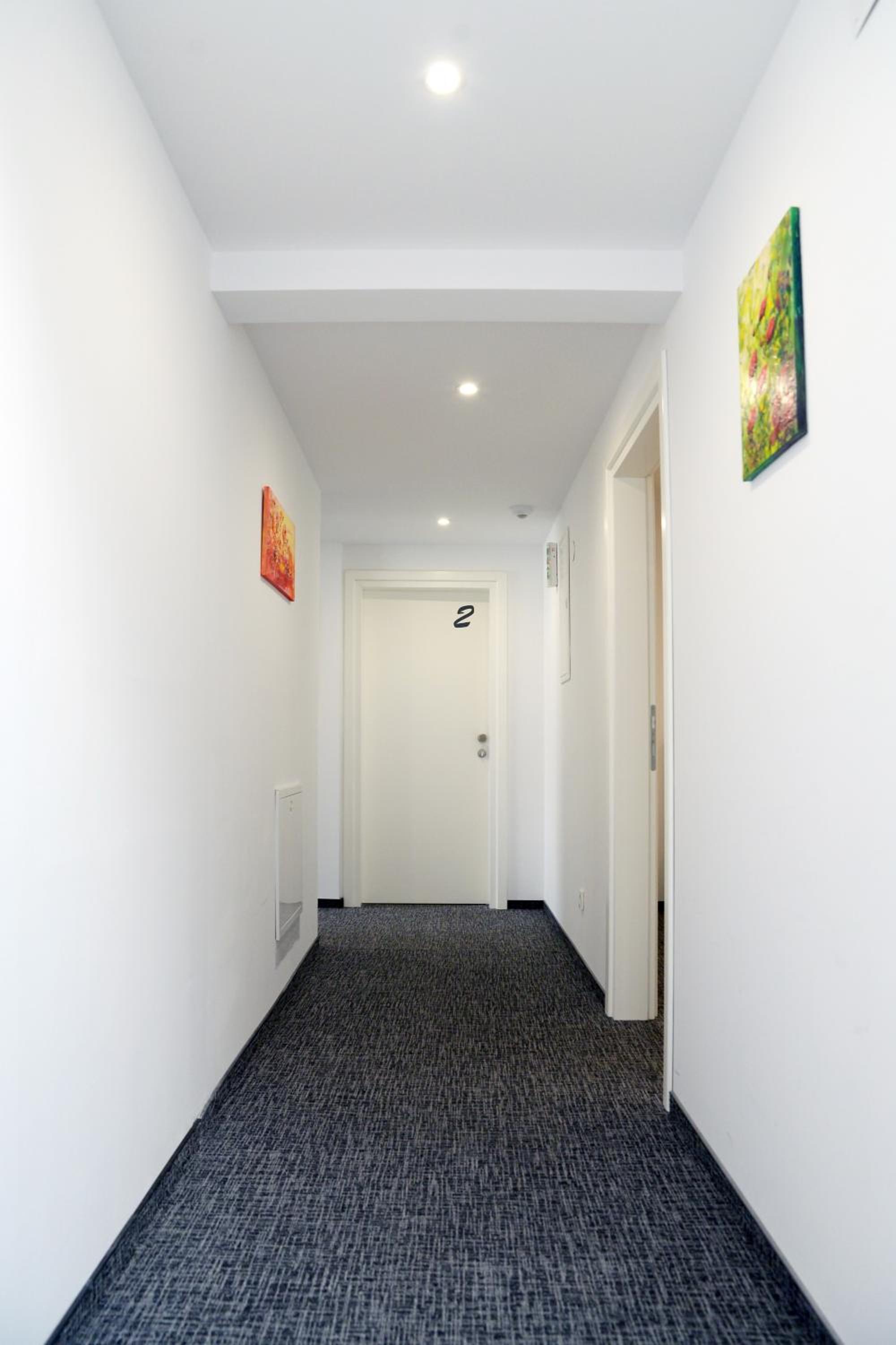 Tia Apartments and Rooms