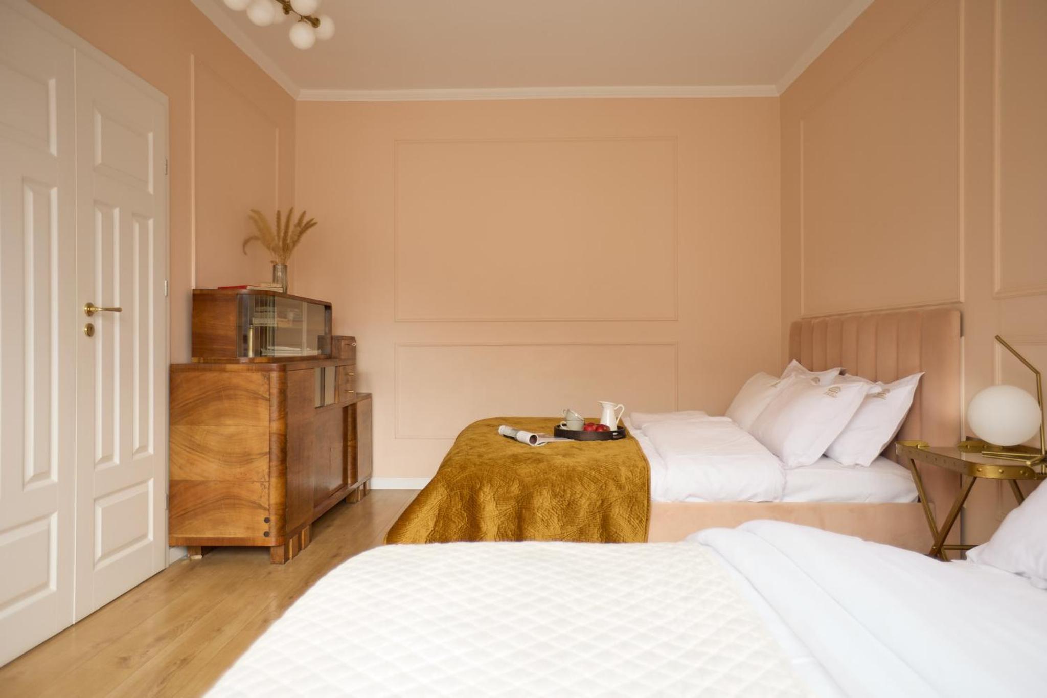 Polka Apartment 2-bed
