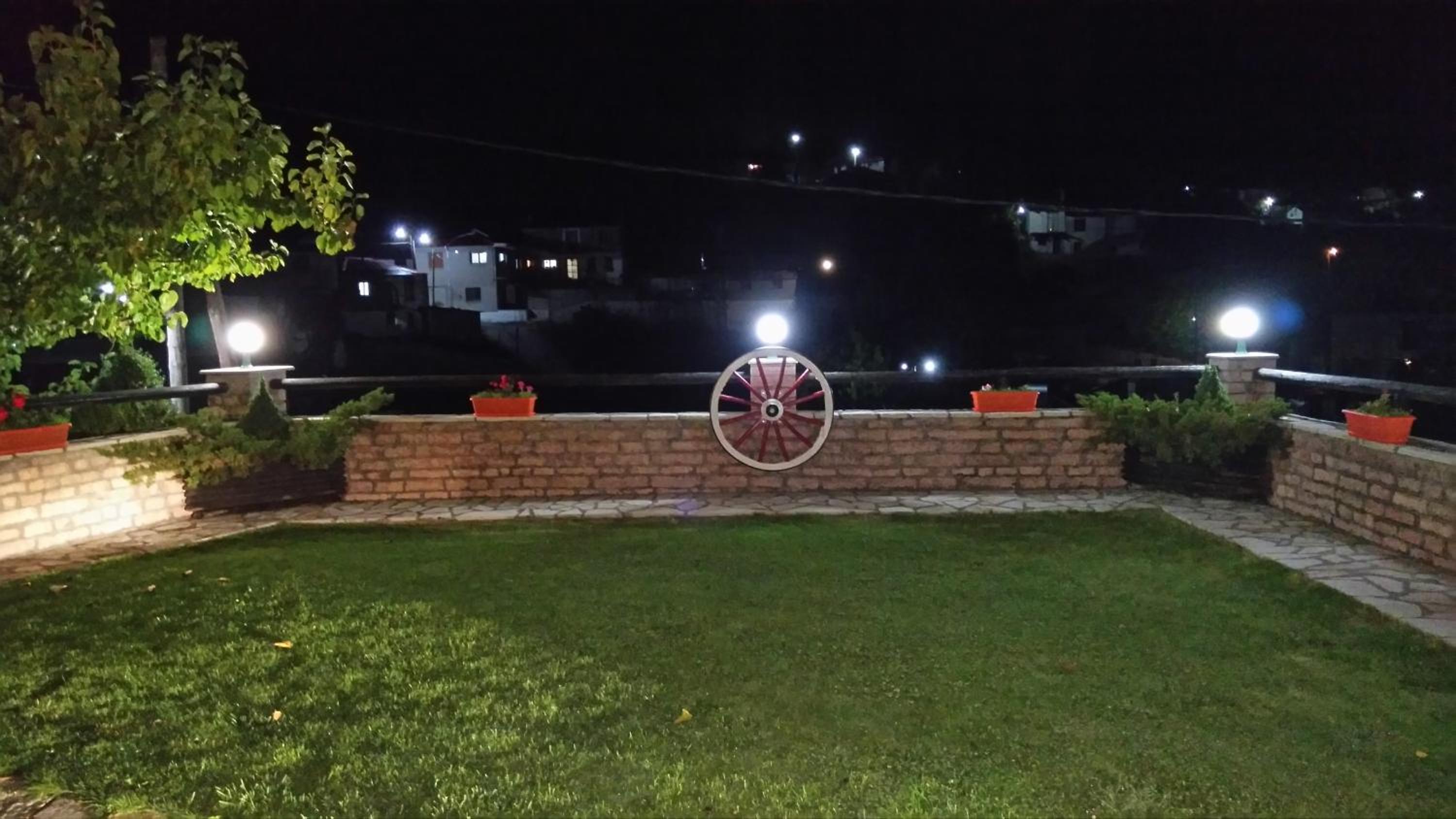 Photo 48