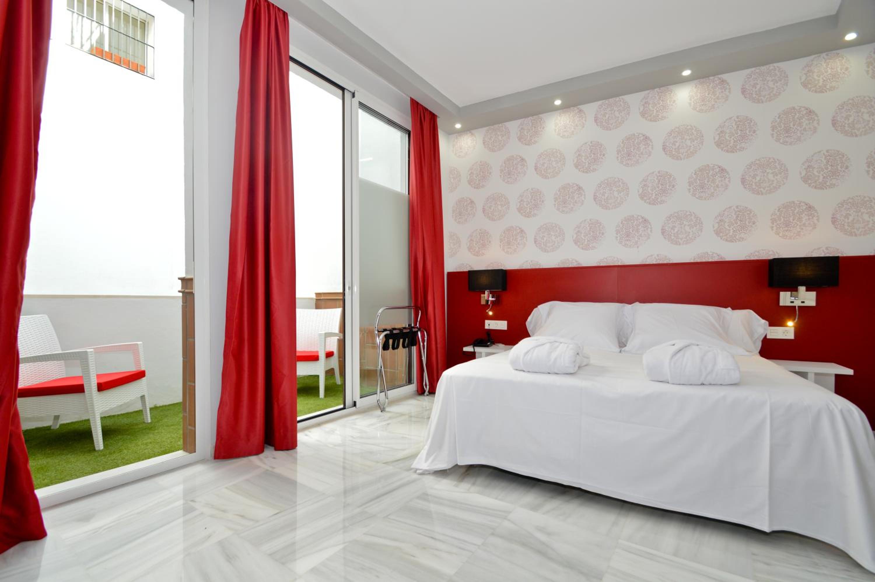 The Zentral Arenal Suites