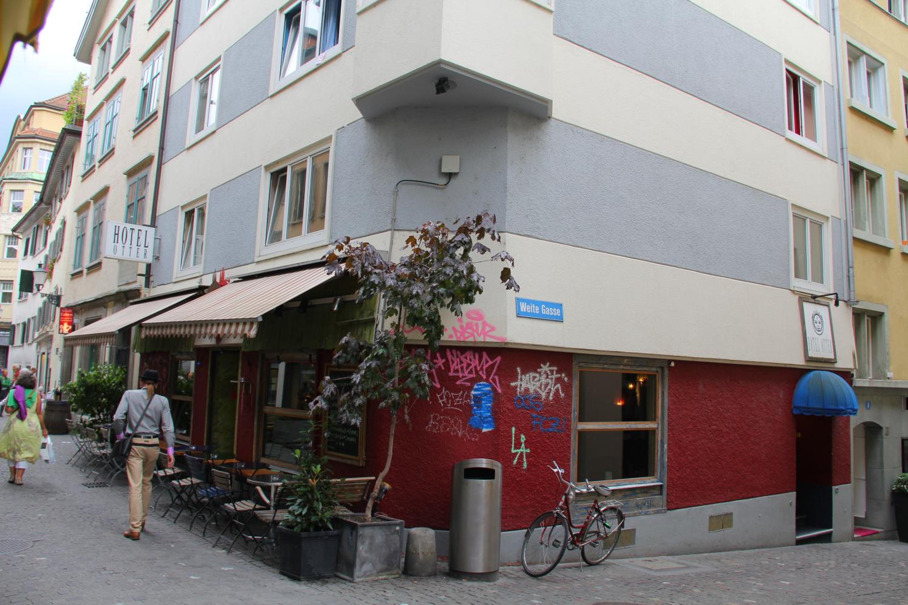 Photo 8