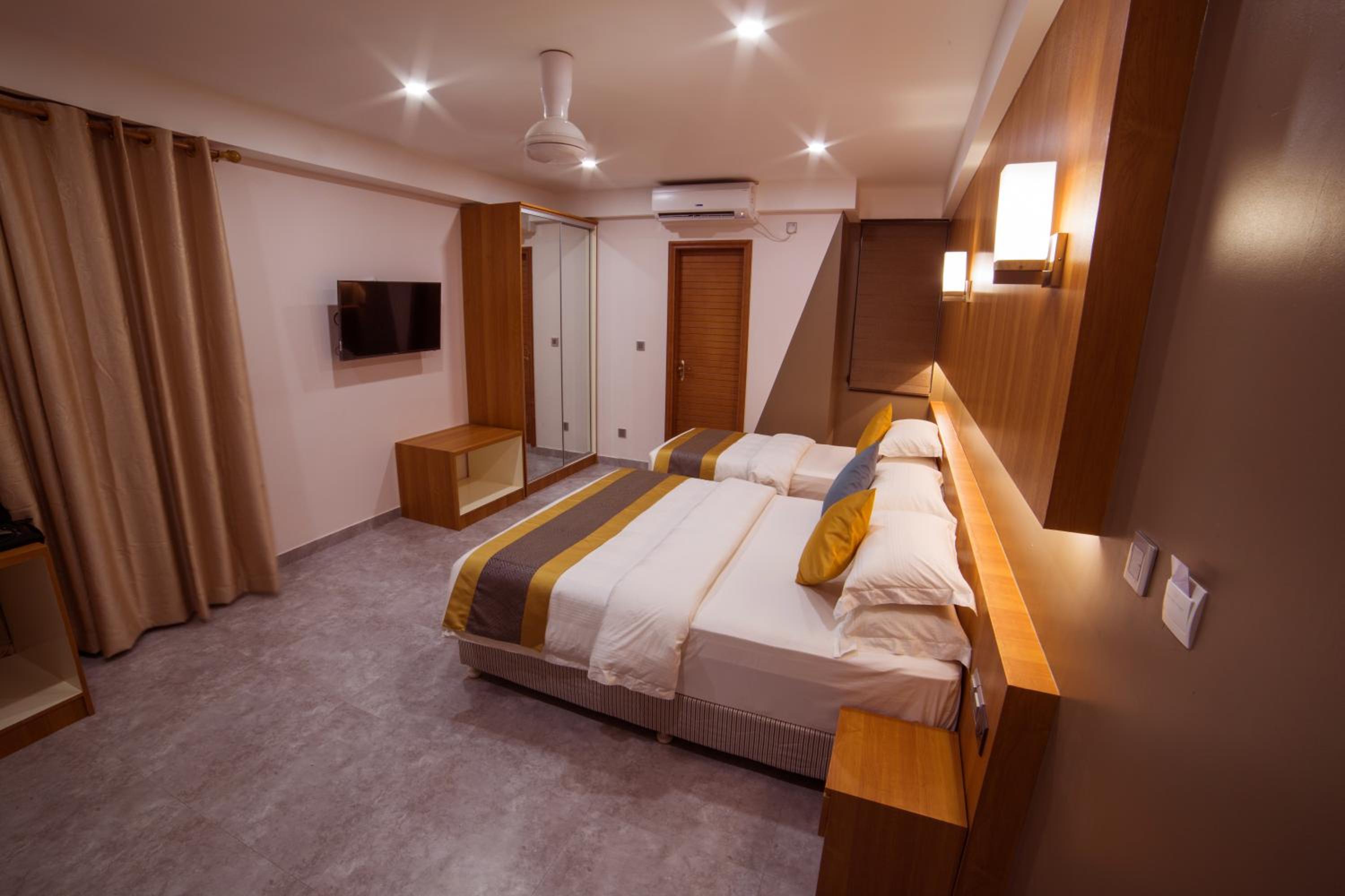 Kuredhi Beach Inn photo 3