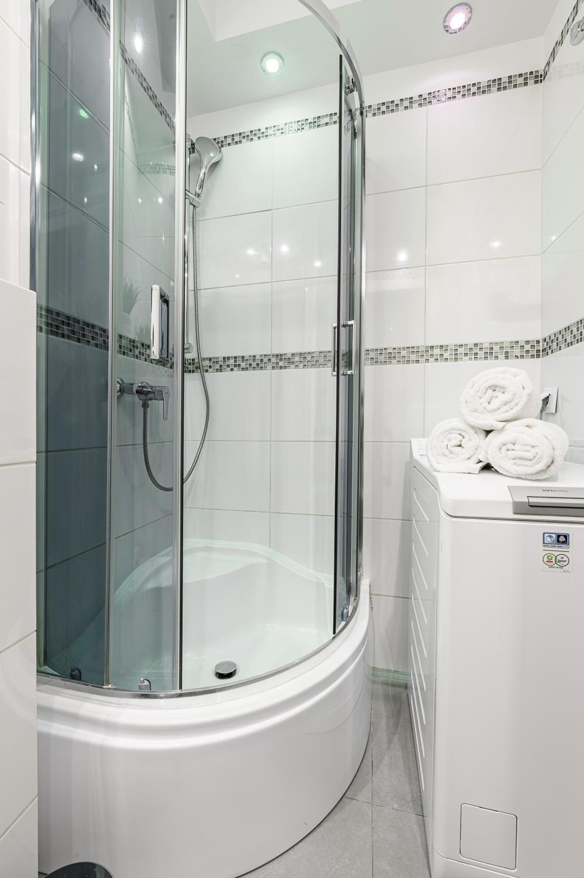Lumina apartment near center of Warsaw