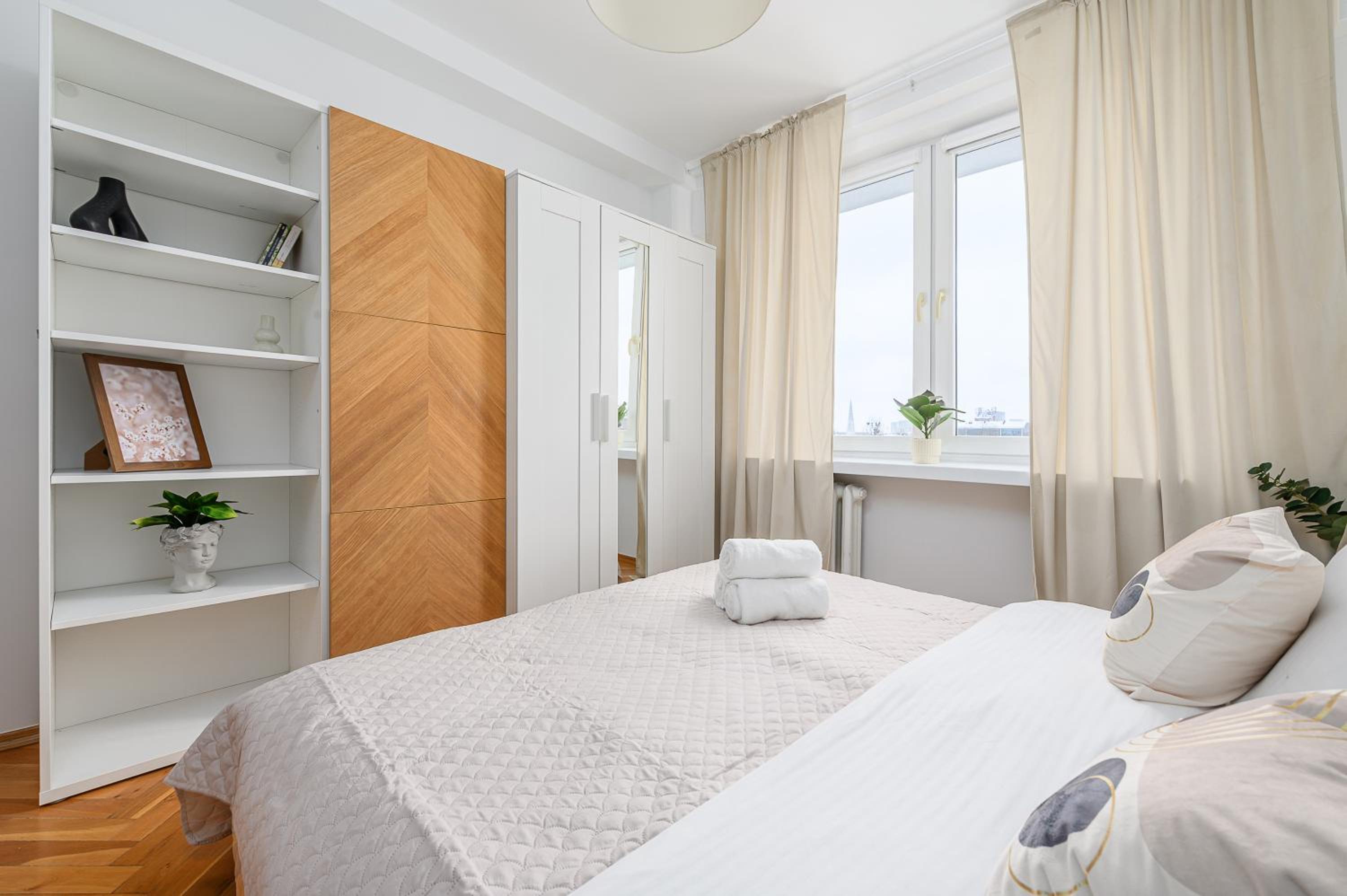 Lumina apartment near center of Warsaw