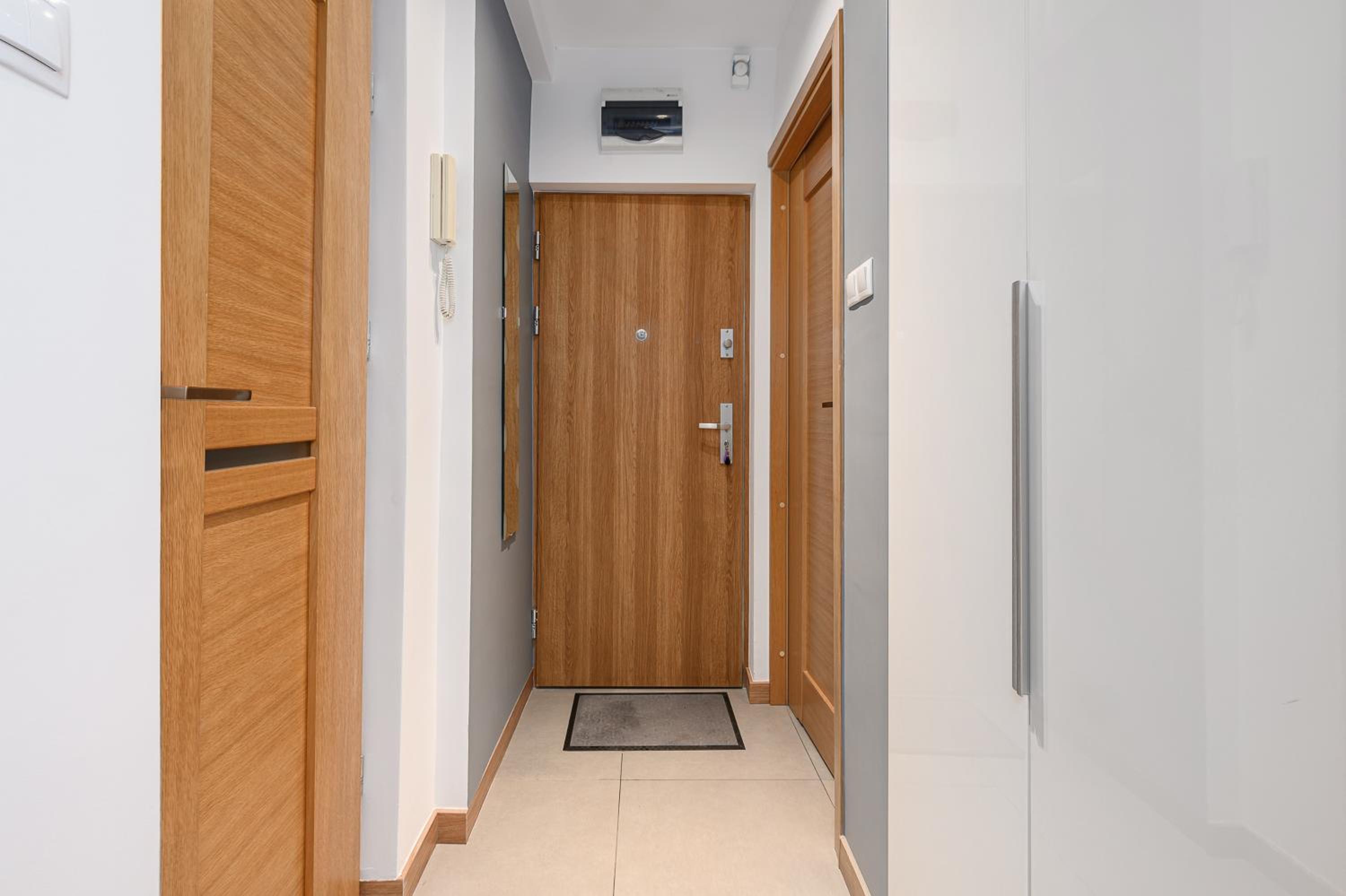 Lumina apartment near center of Warsaw