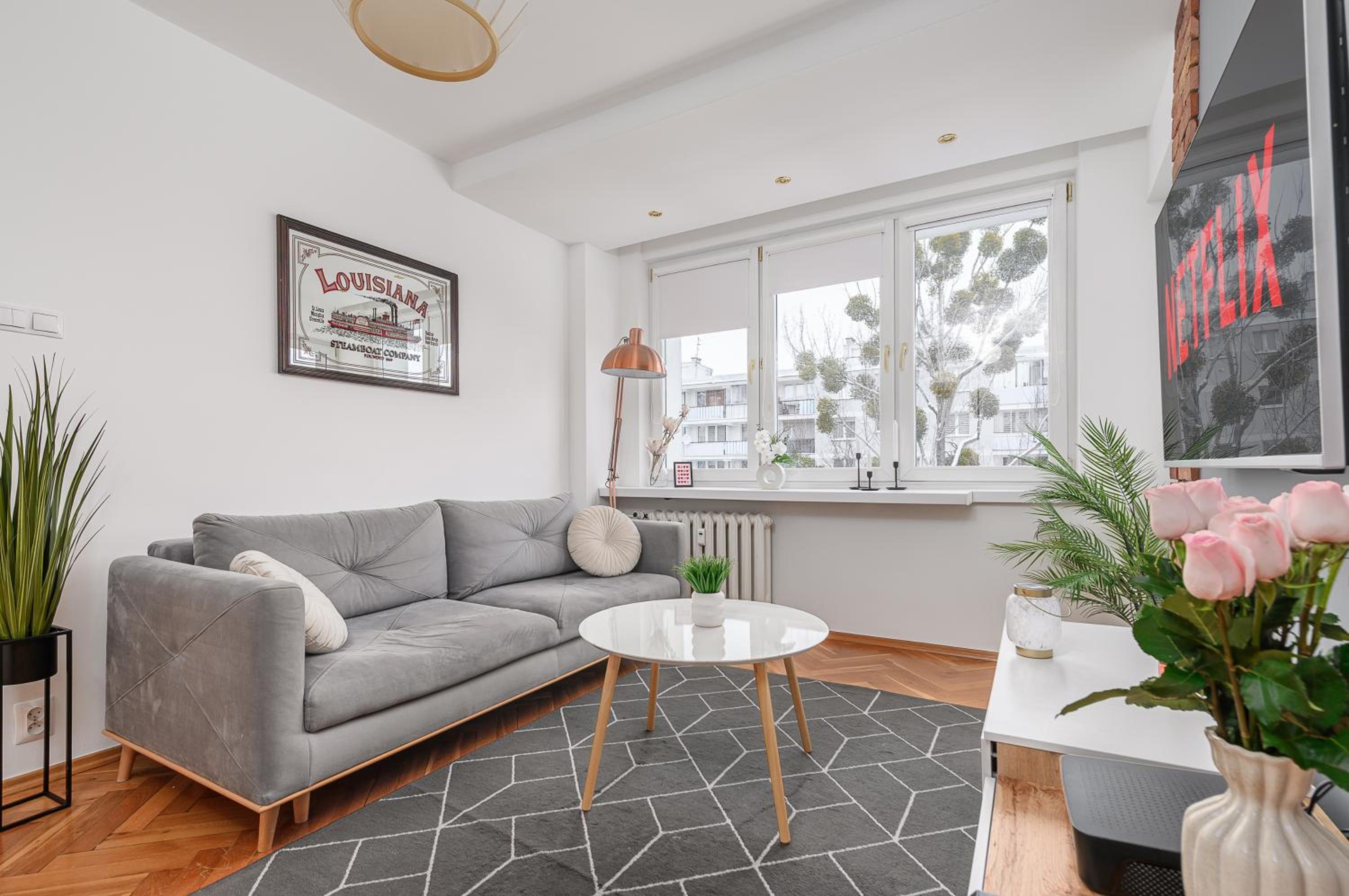 Lumina apartment near center of Warsaw