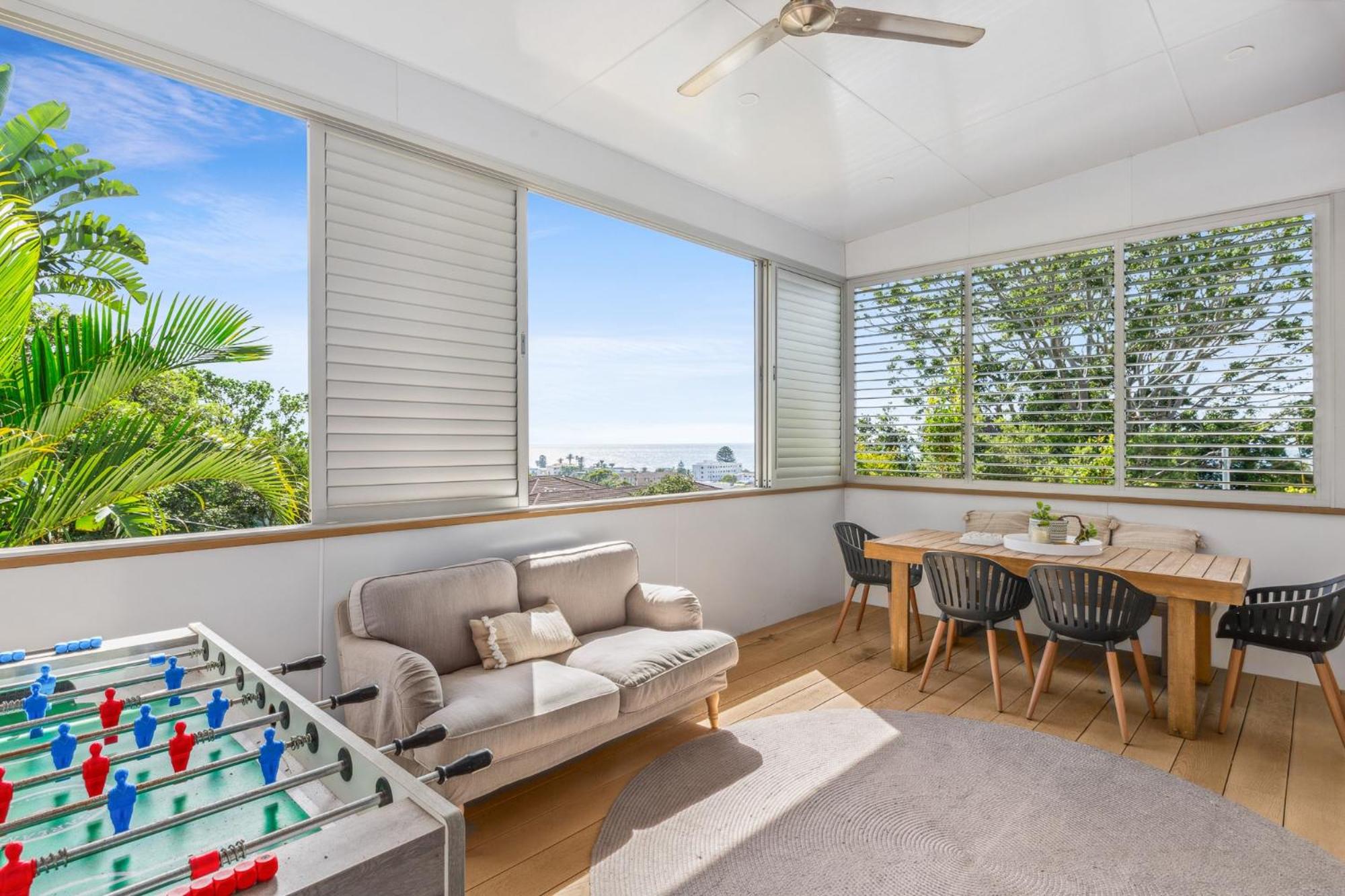 Luxury 2-Bed with Ocean Views and Garden