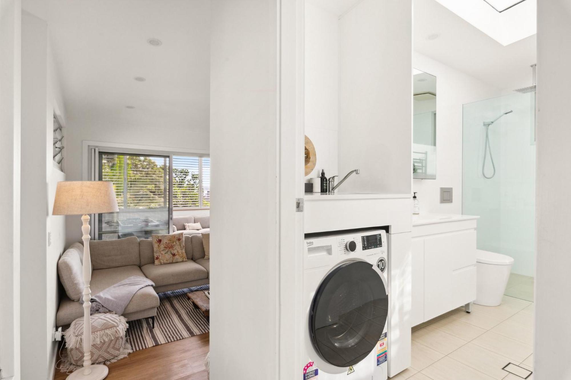 Luxury 2-Bed with Ocean Views and Garden