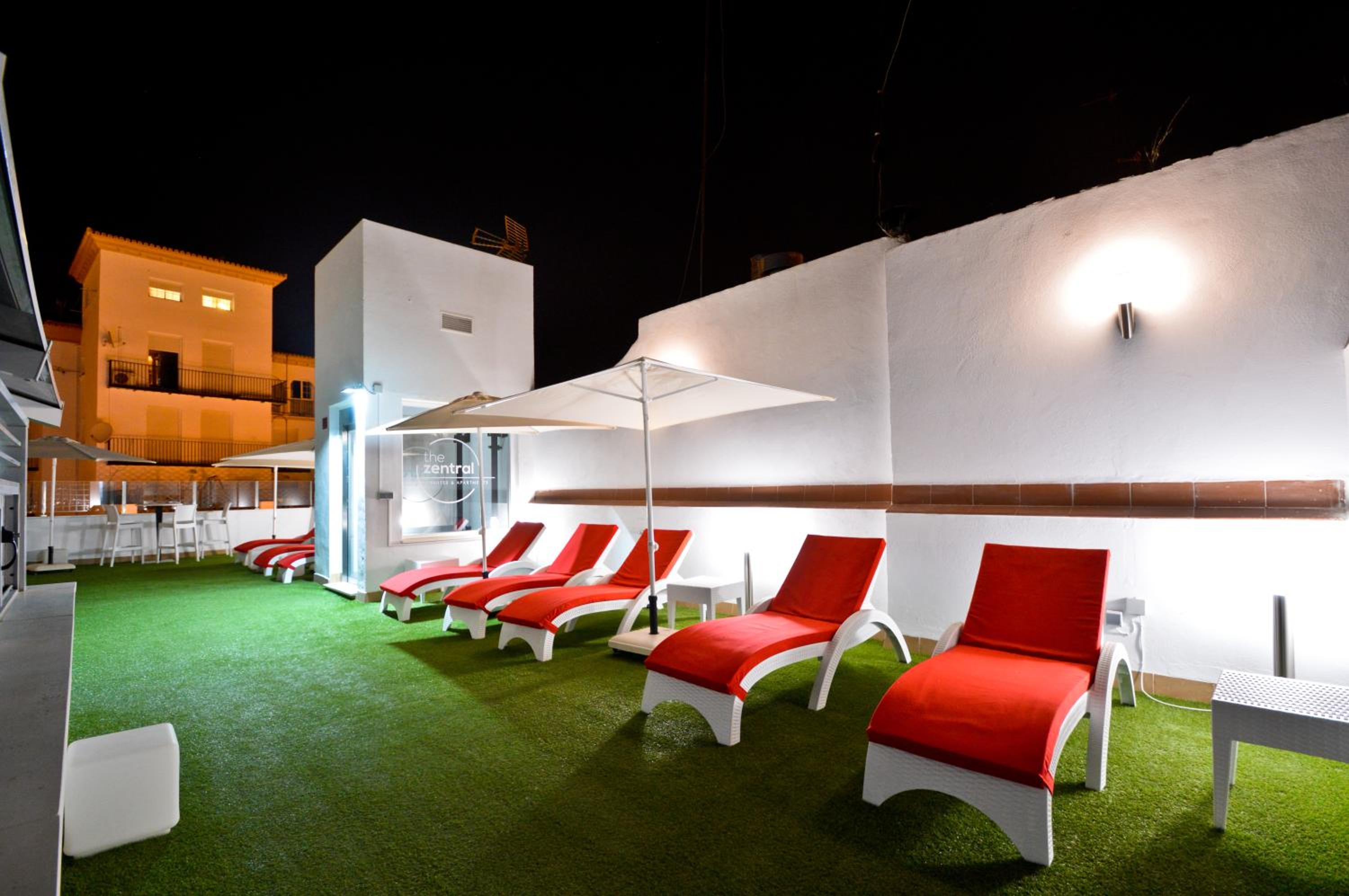 The Zentral Arenal Suites