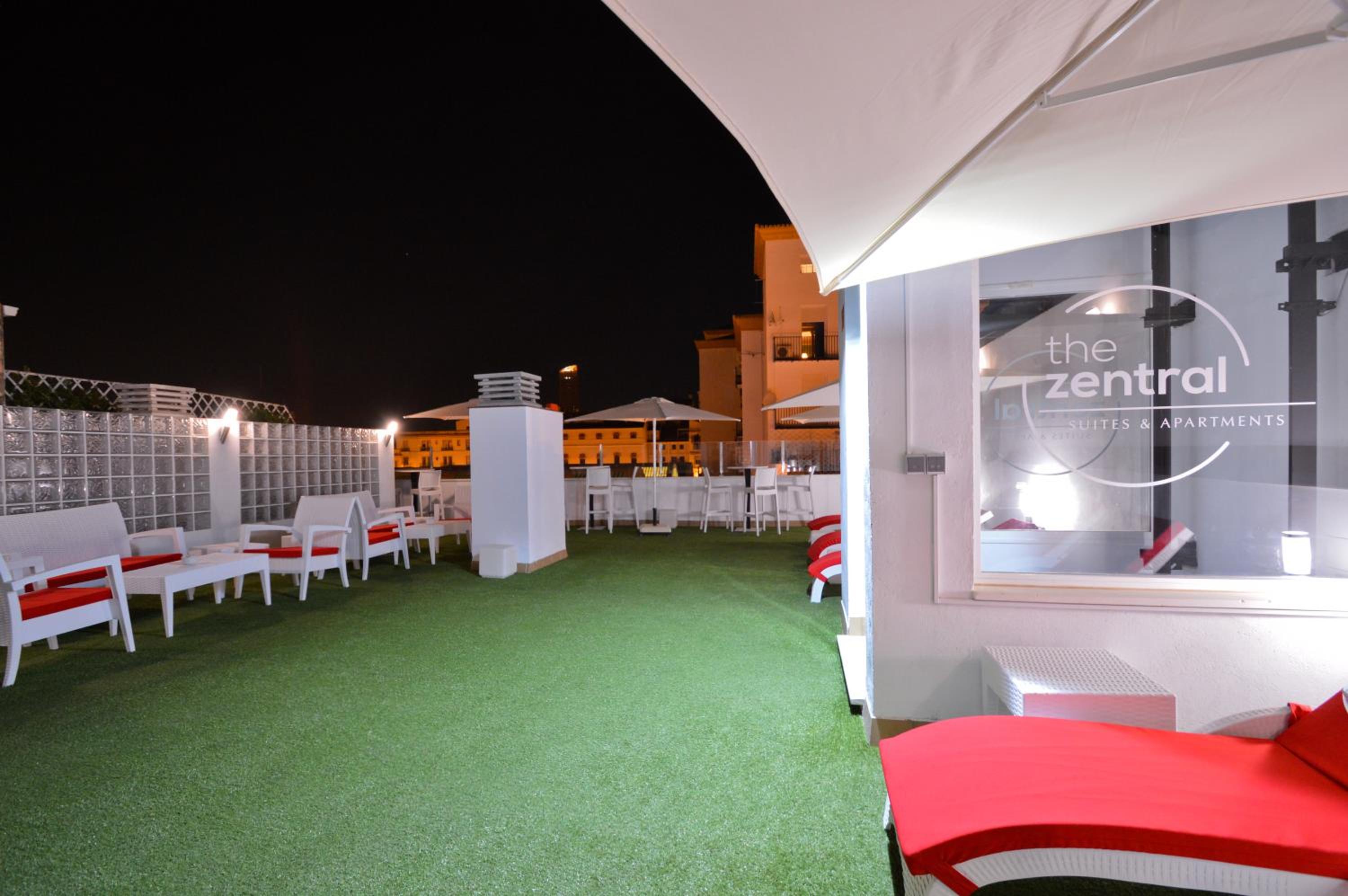 The Zentral Arenal Suites