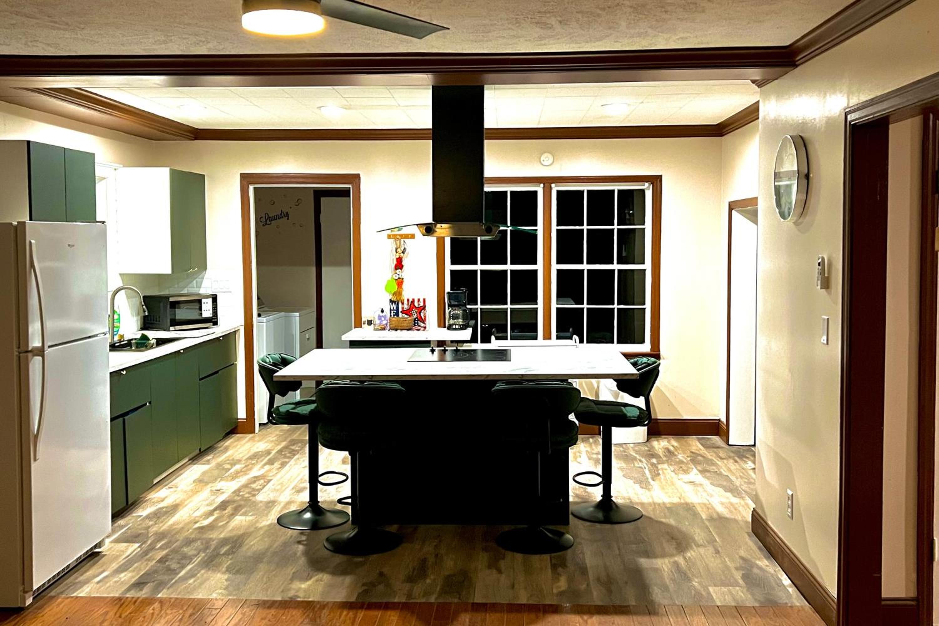 Stocked Pond Country Retreat in Oglethorpe!